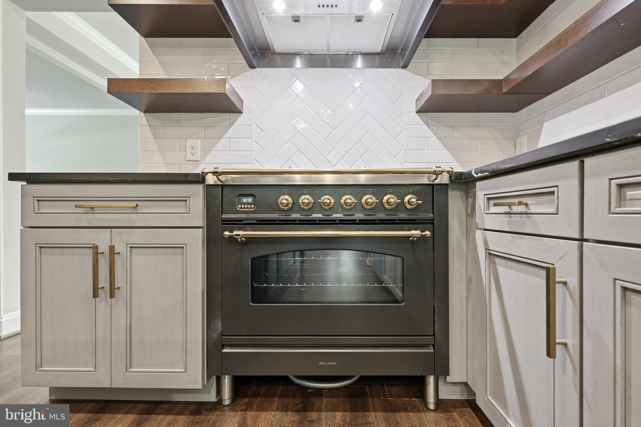 NESTLE WOODS - Residential