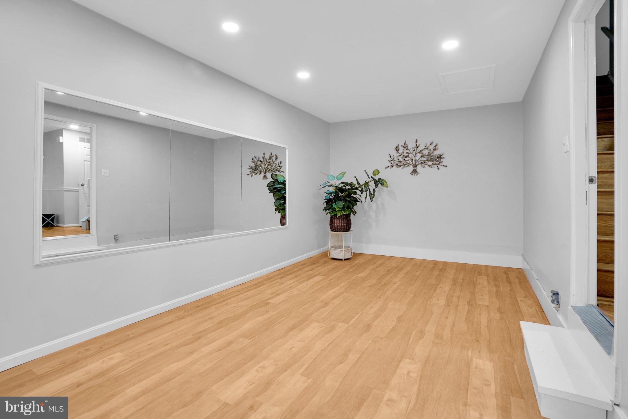 MEADOWVALE - Residential
