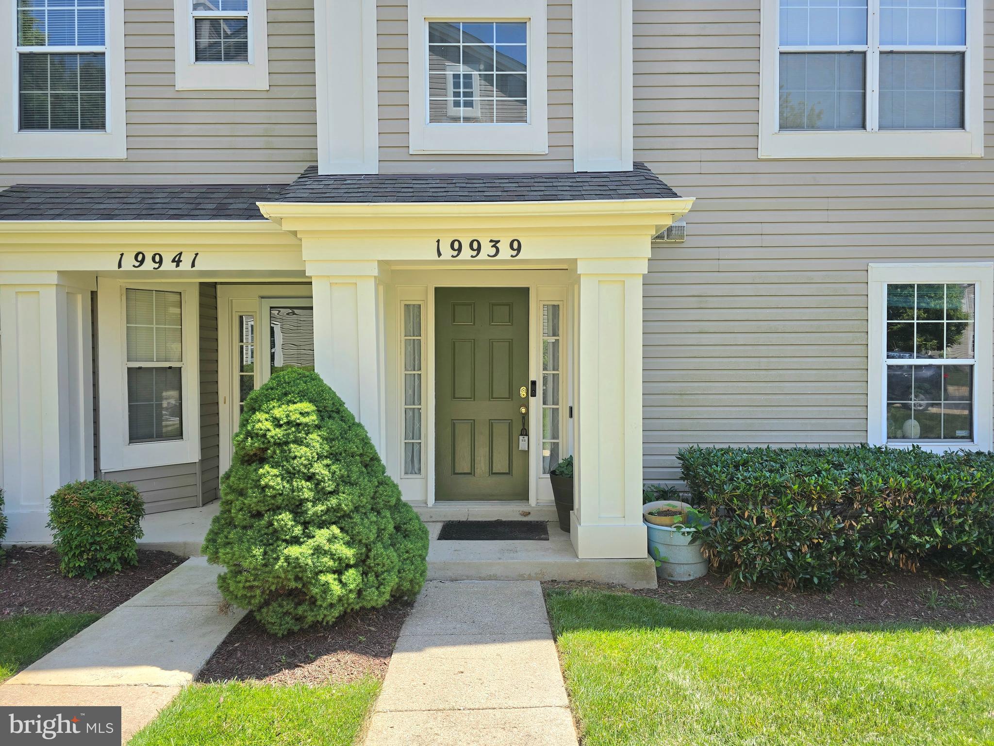Nestled in the charming Scenery Pointe community, this delightful end-of-row townhouse with open floorplan and 9 foot ceiling. Updated kitchen with granite countertop and fairly new appliances. Main level laminate flooring and marble wood-burning fireplace. 
 Spacious closets and upper level Laundry. Offers a perfect blend of comfort and convenience. Built in 1991, the contemporary design features a warm brick exterior, inviting you to explore the cozy interior. With two spacious bedrooms and two and a half bathrooms, this home is designed for easy living. The association takes care of lawn maintenance, snow removal, and trash services, allowing you to enjoy your surroundings without the hassle. Located near excellent schools and parks, this neighborhood fosters a strong sense of community. With an attached garage and additional storage, you'll have all the space you need. Experience the comfort of home in a vibrant community that truly has it all!