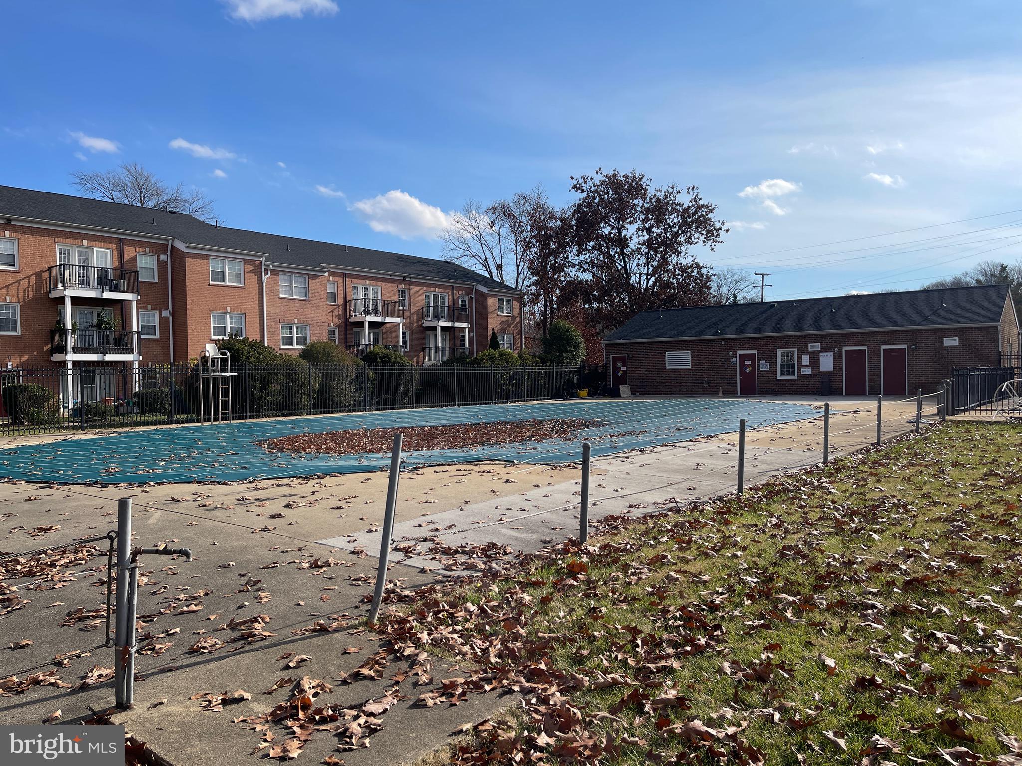 FOXCROFT COLONY CONDOS - Residential