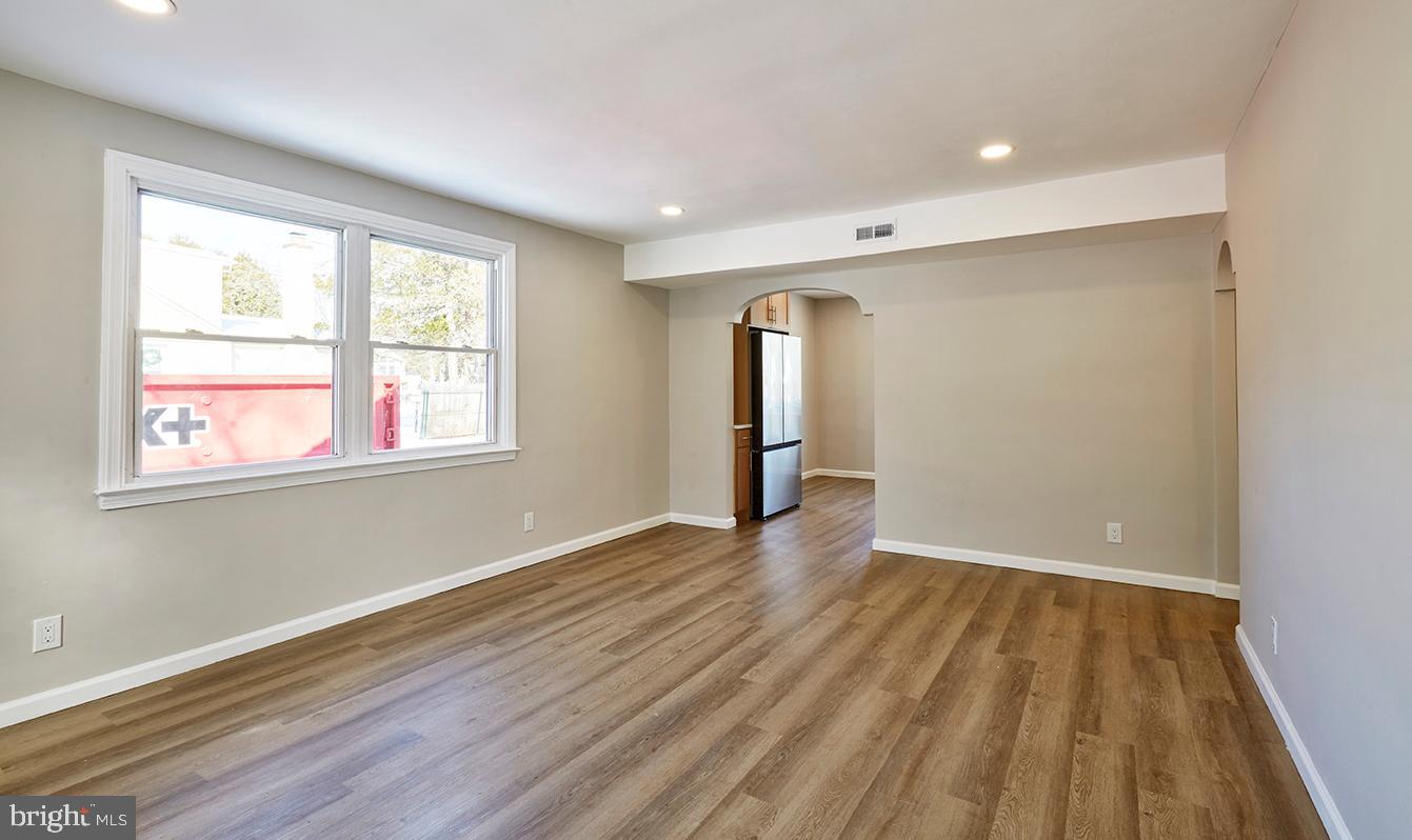 CASEY GDNS - Residential