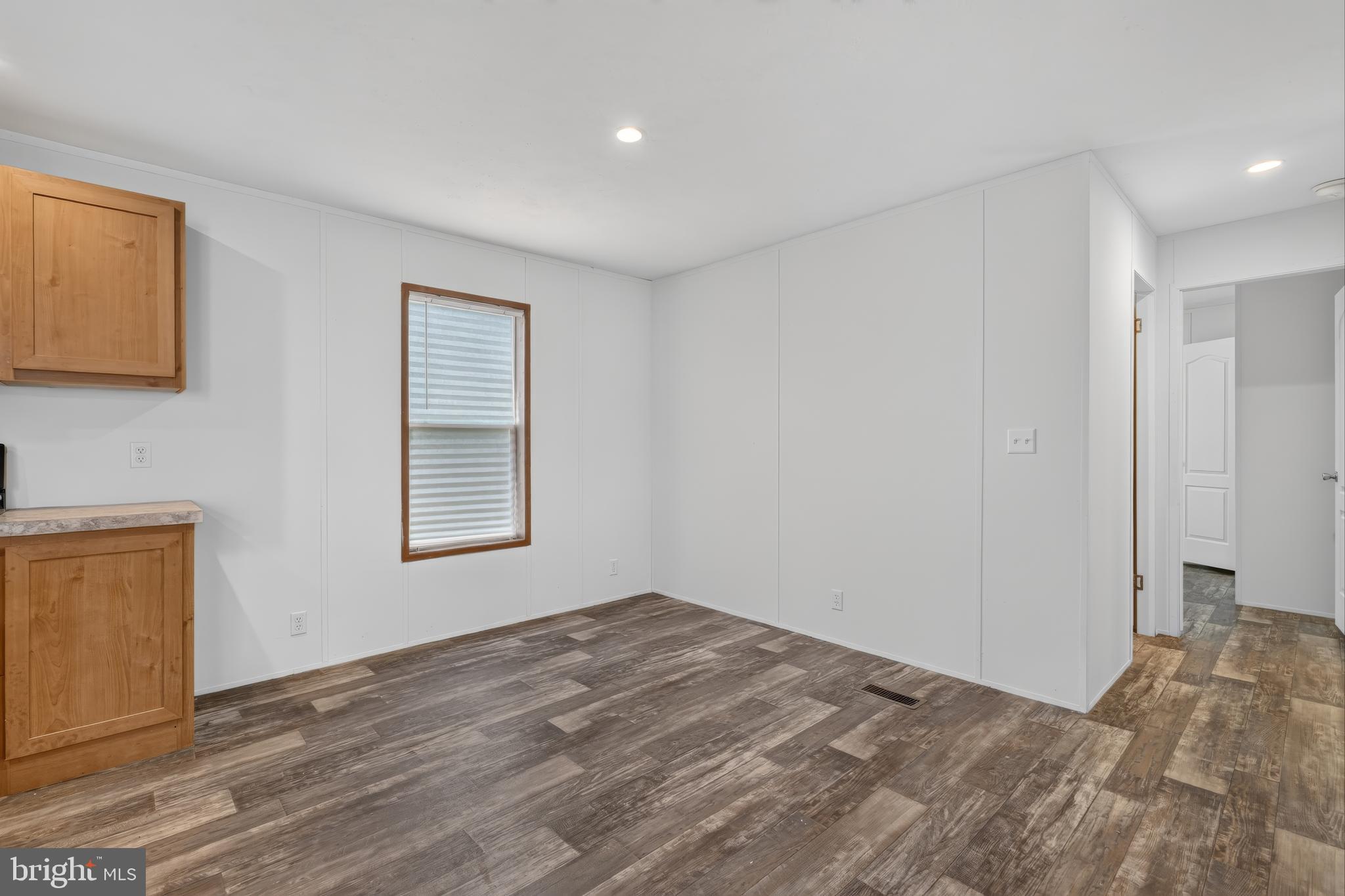 VILLAGE BROOK - Residential