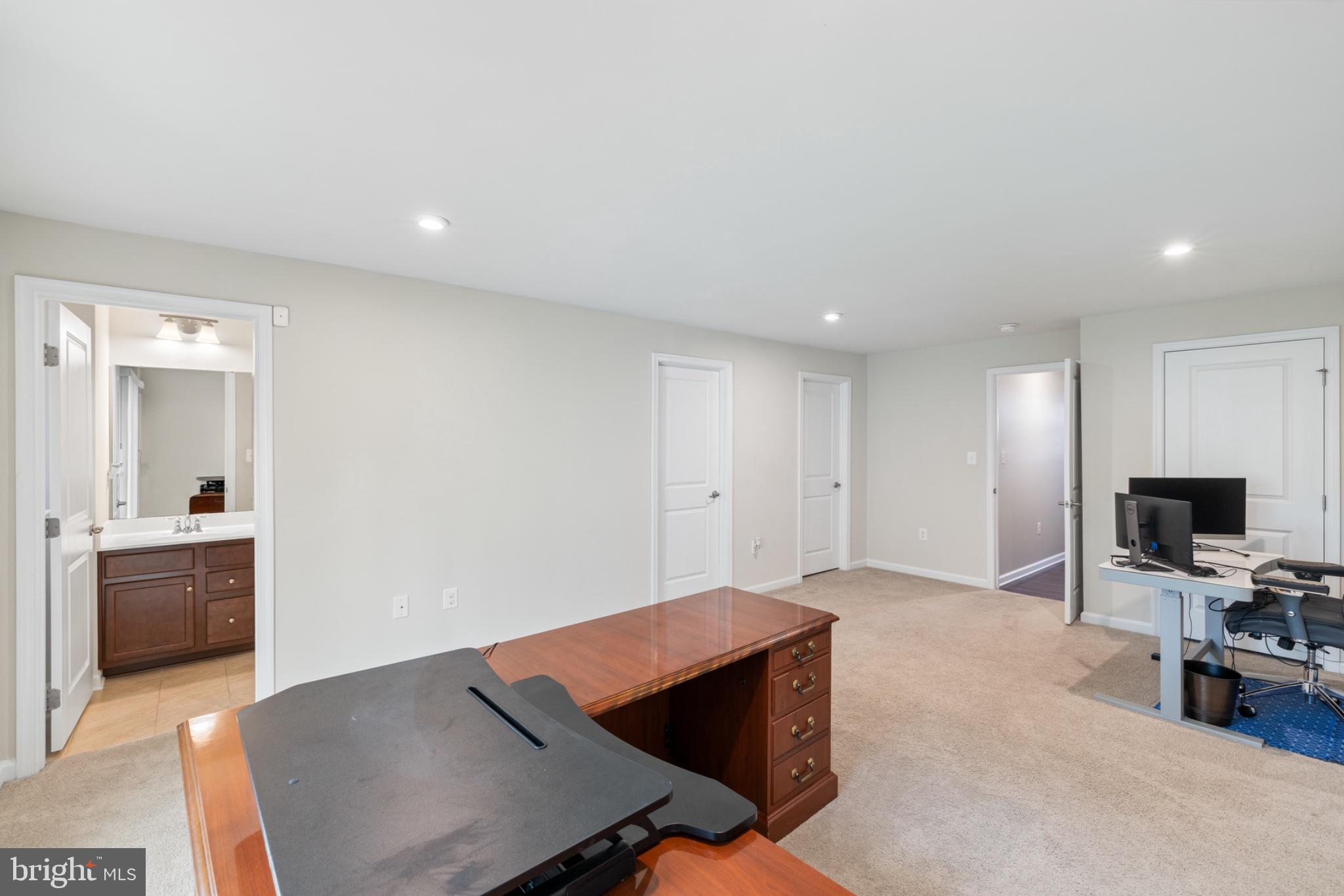 THE VILLAGE AT COURTHOUSE COMMONS - Residential