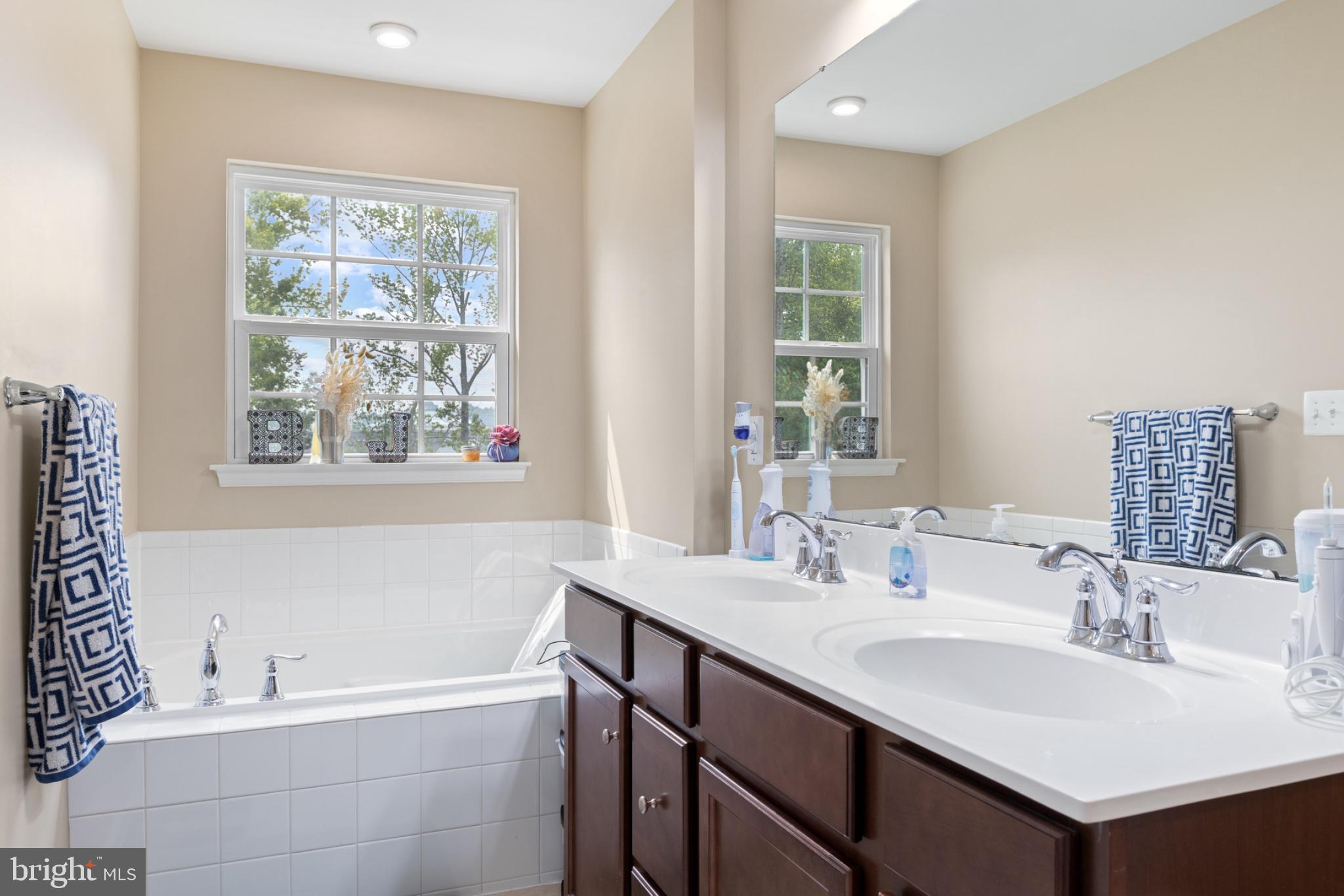 THE VILLAGE AT COURTHOUSE COMMONS - Residential