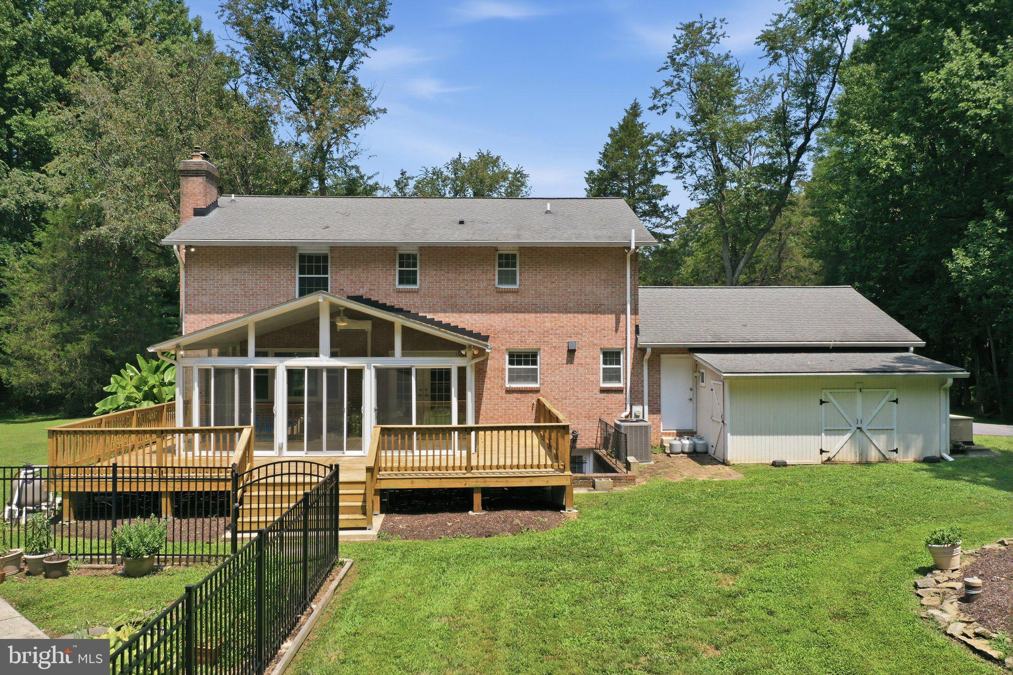 SUNSHINE ACRES - Residential