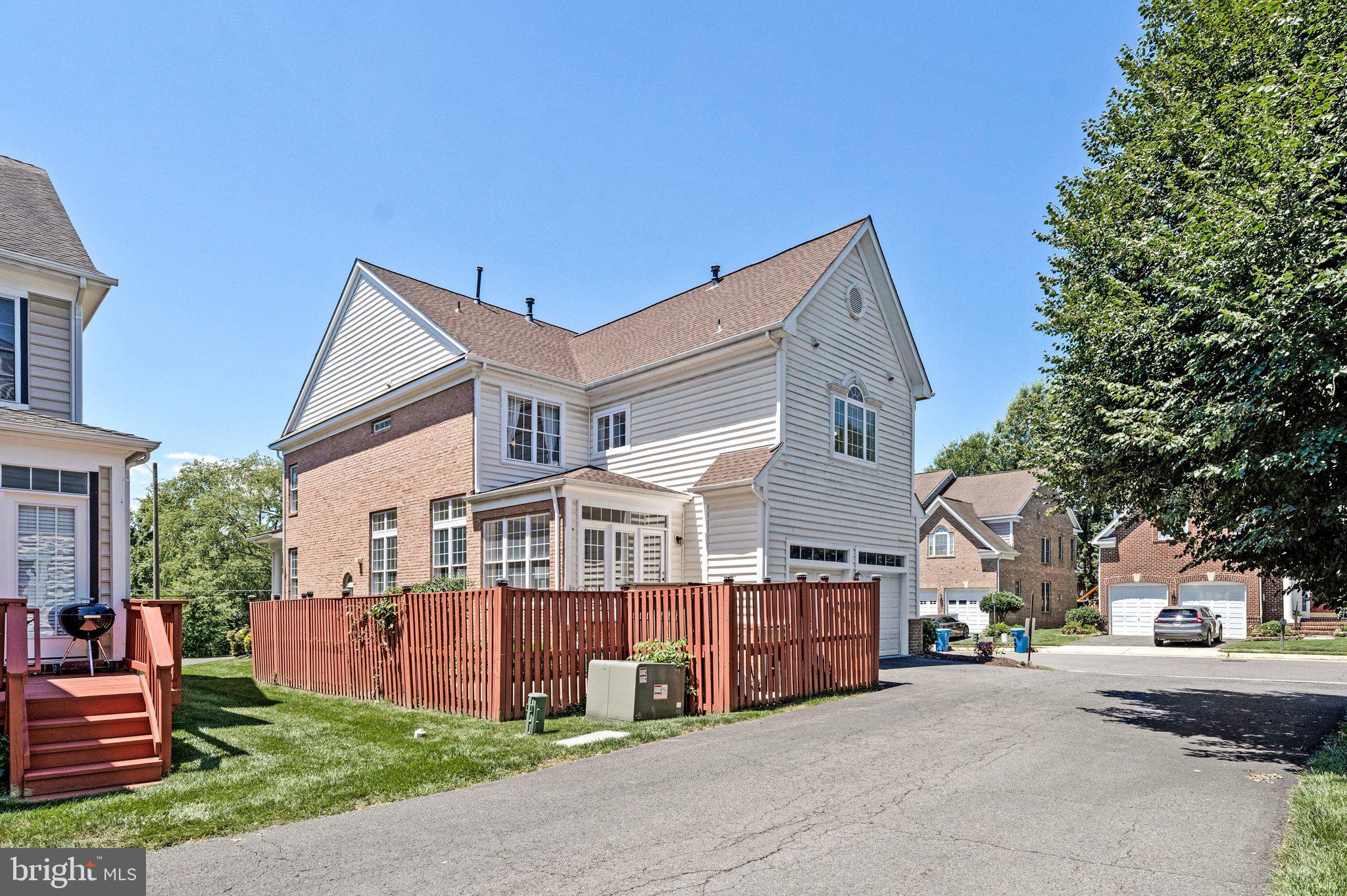 MORADA RIDGE - Residential
