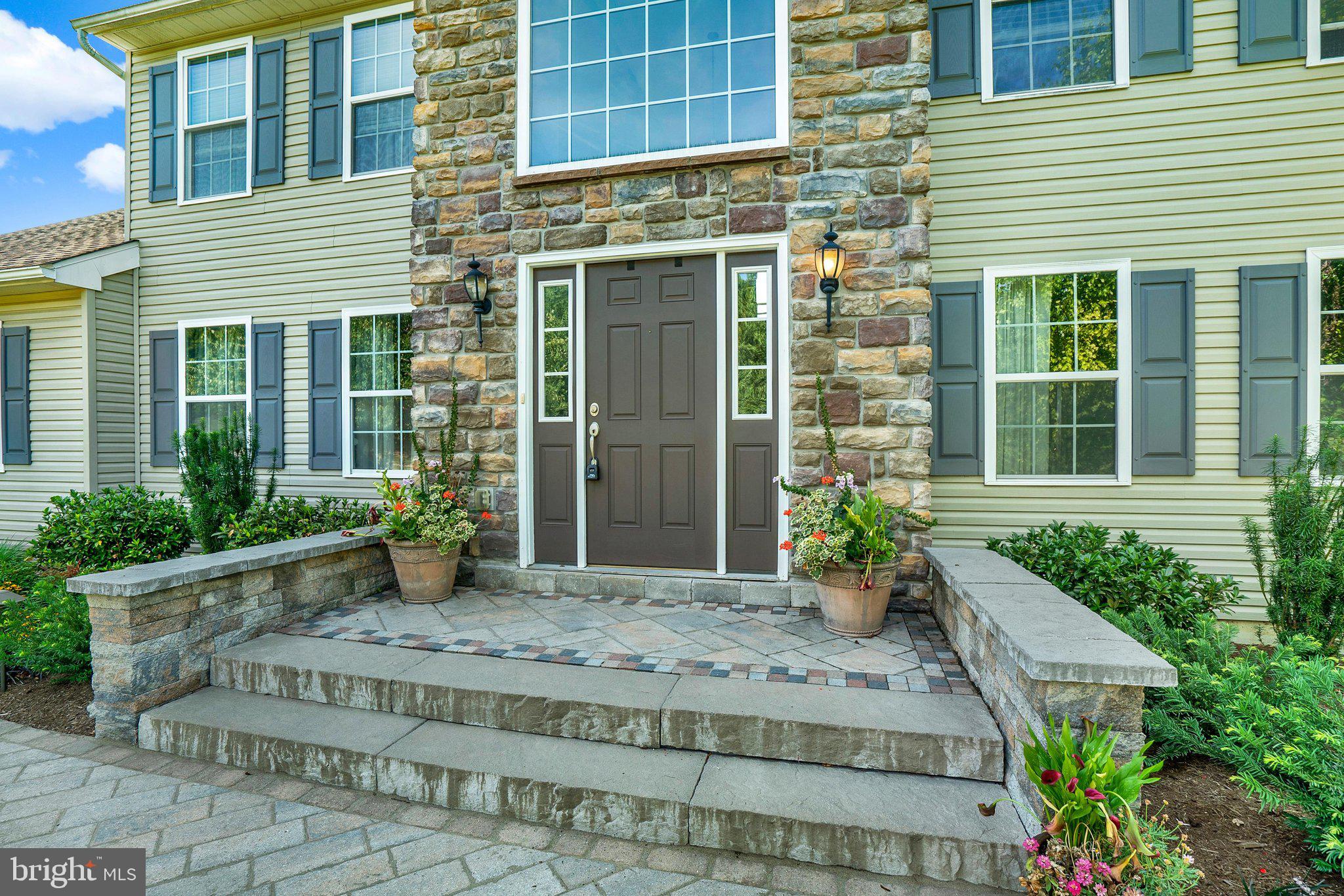 GOVERNORS POINTE - Residential