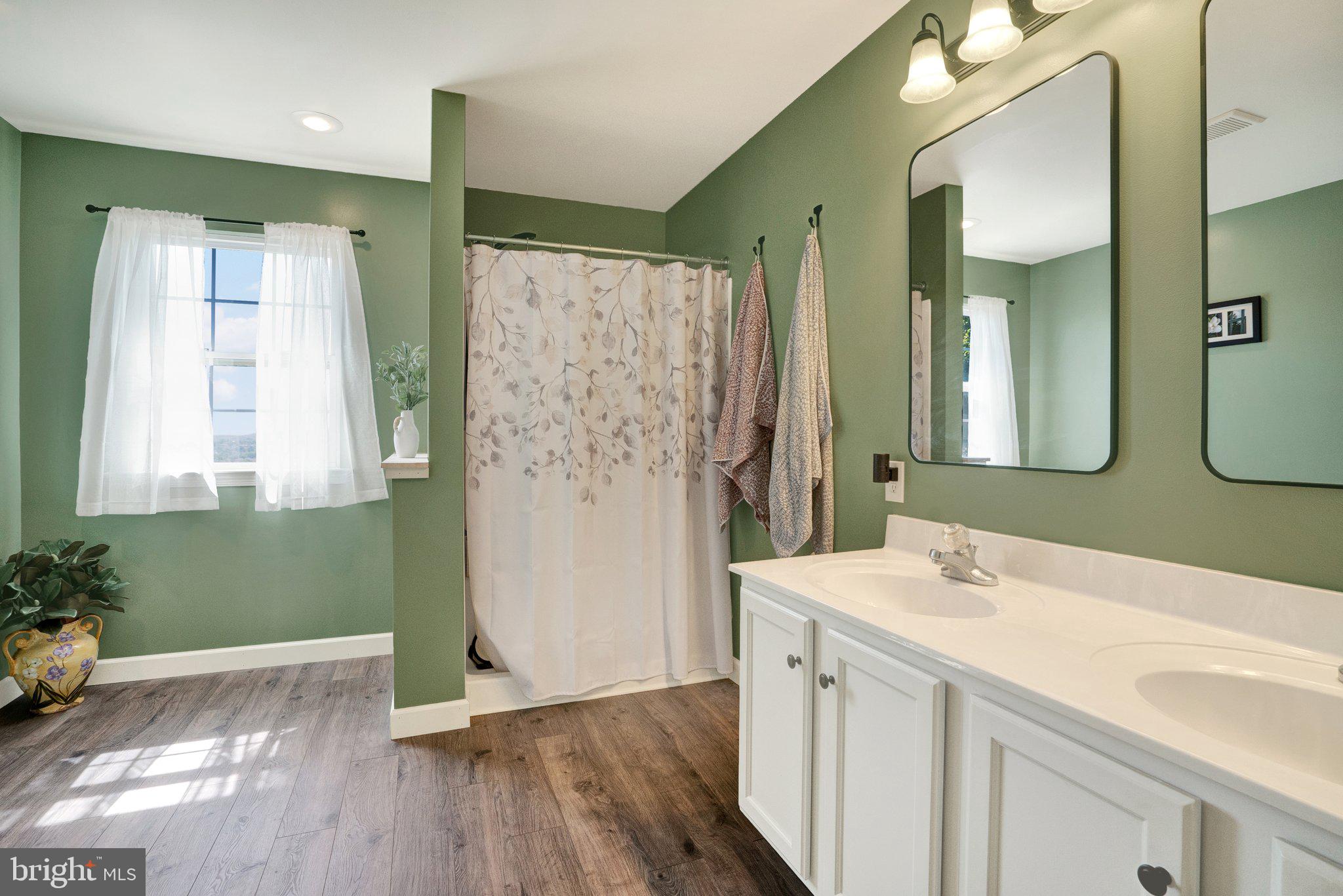 GOVERNORS POINTE - Residential