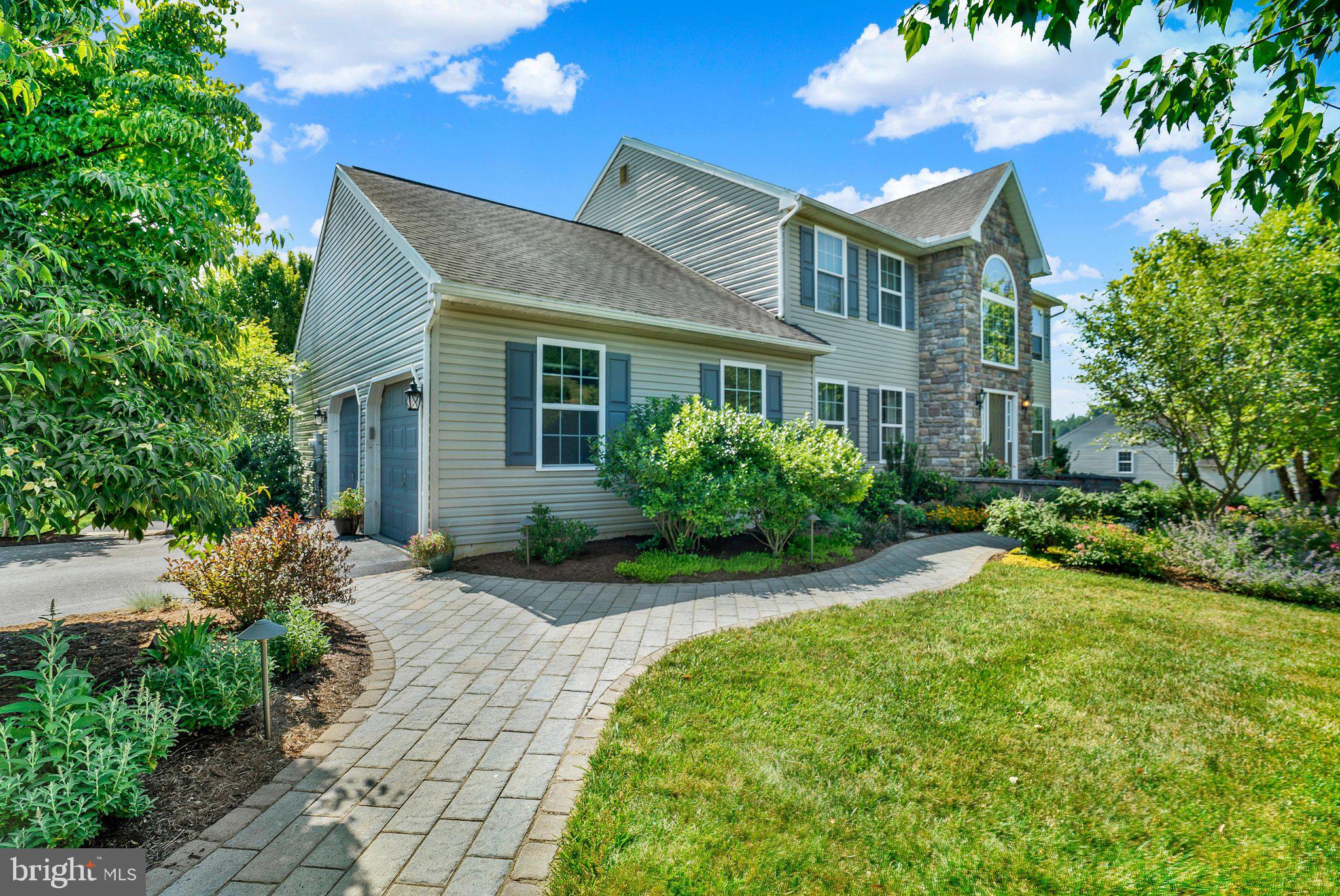 GOVERNORS POINTE - Residential