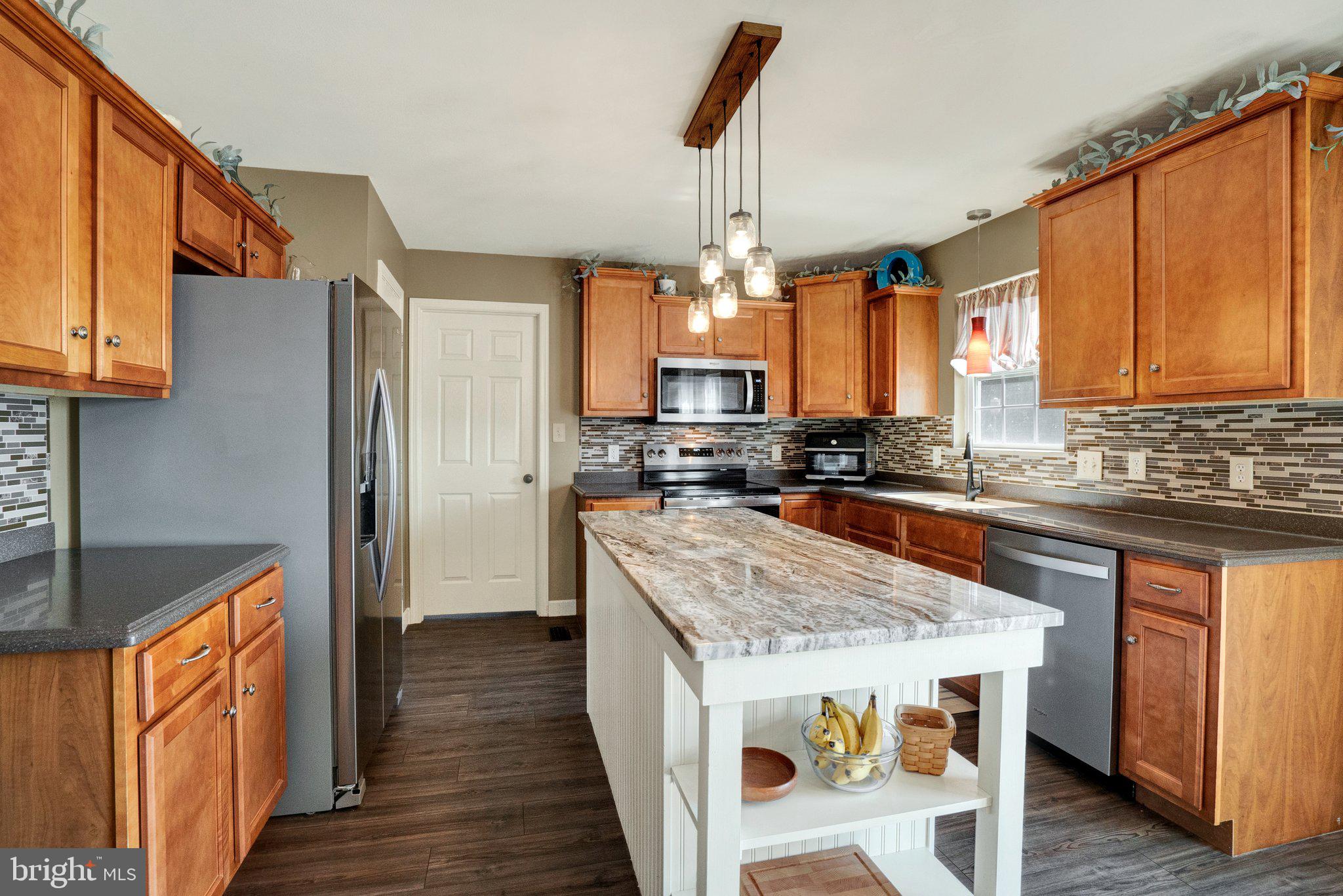 GOVERNORS POINTE - Residential