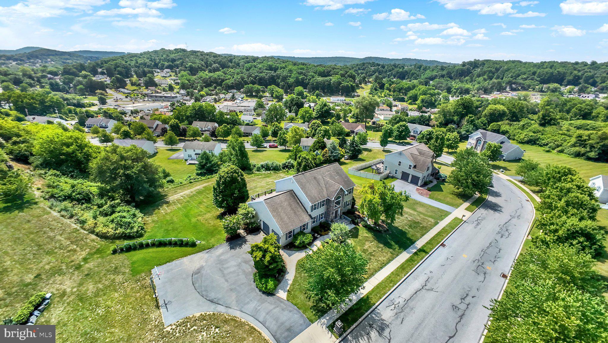 GOVERNORS POINTE - Residential
