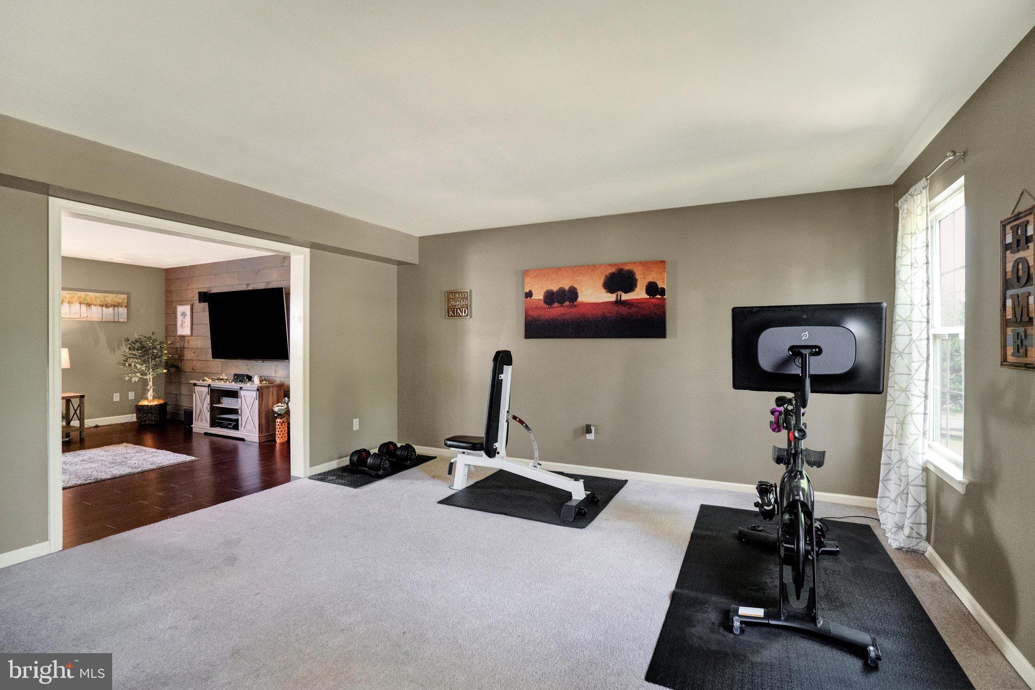 GOVERNORS POINTE - Residential