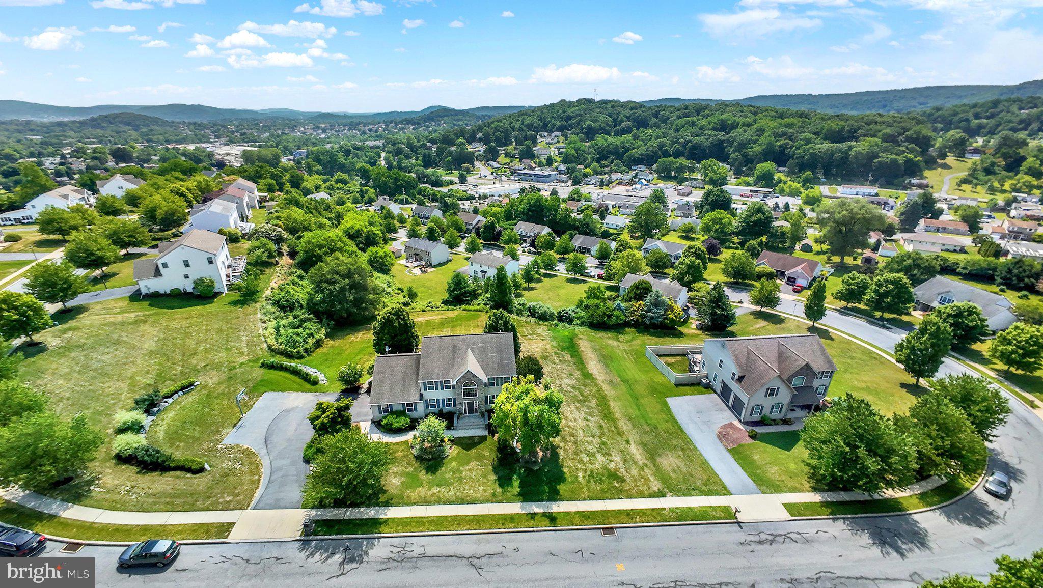 GOVERNORS POINTE - Residential