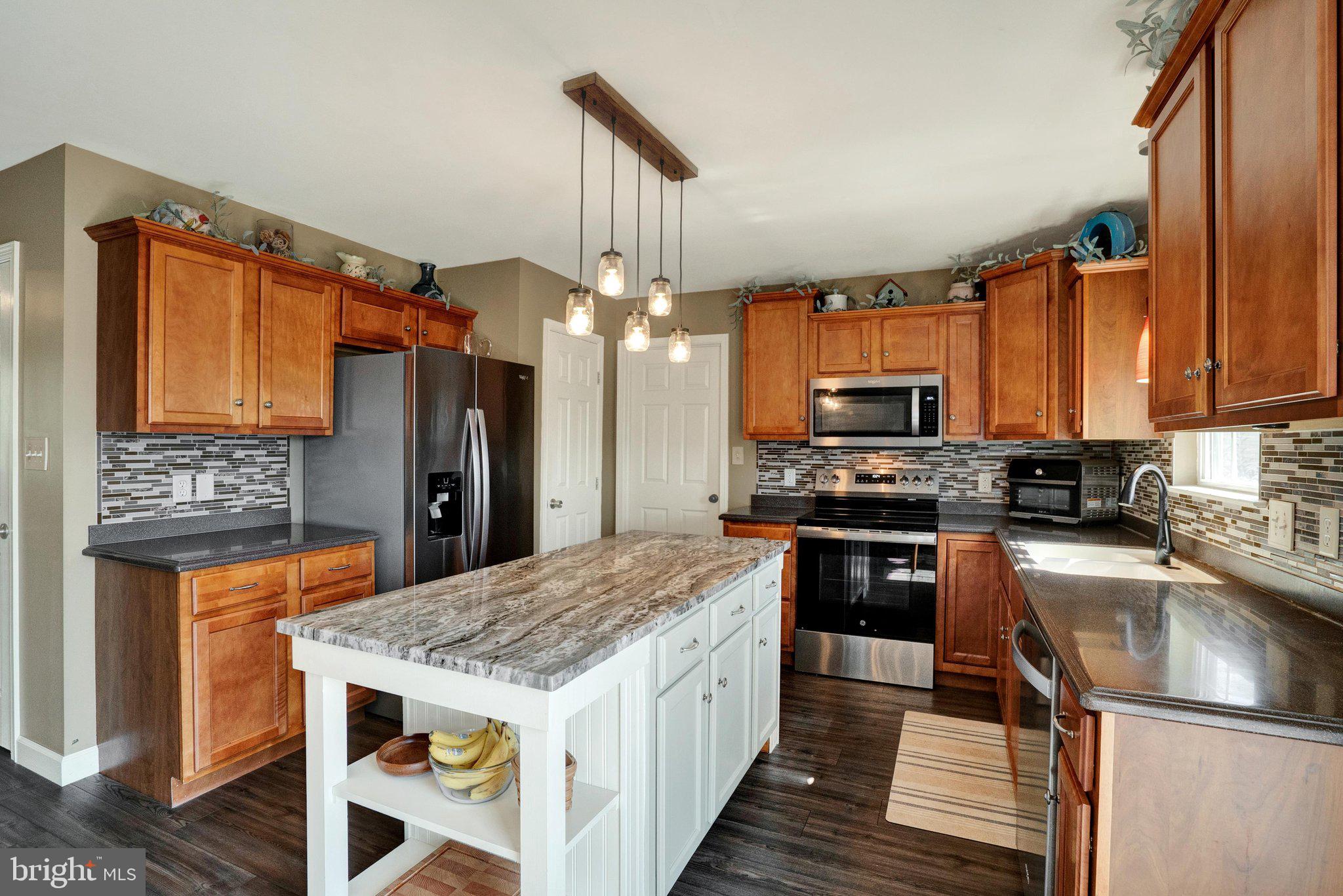 GOVERNORS POINTE - Residential