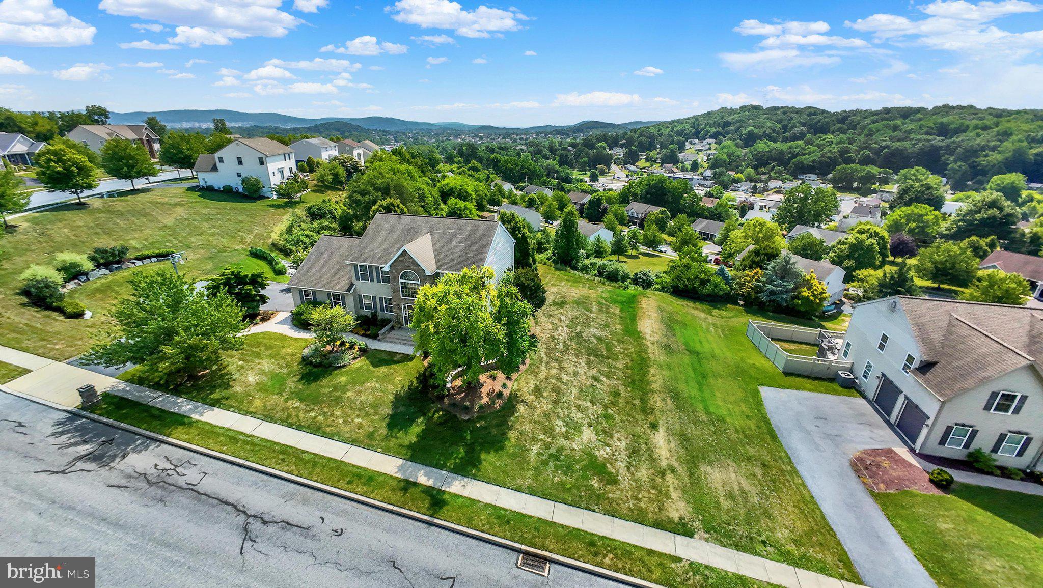 GOVERNORS POINTE - Residential