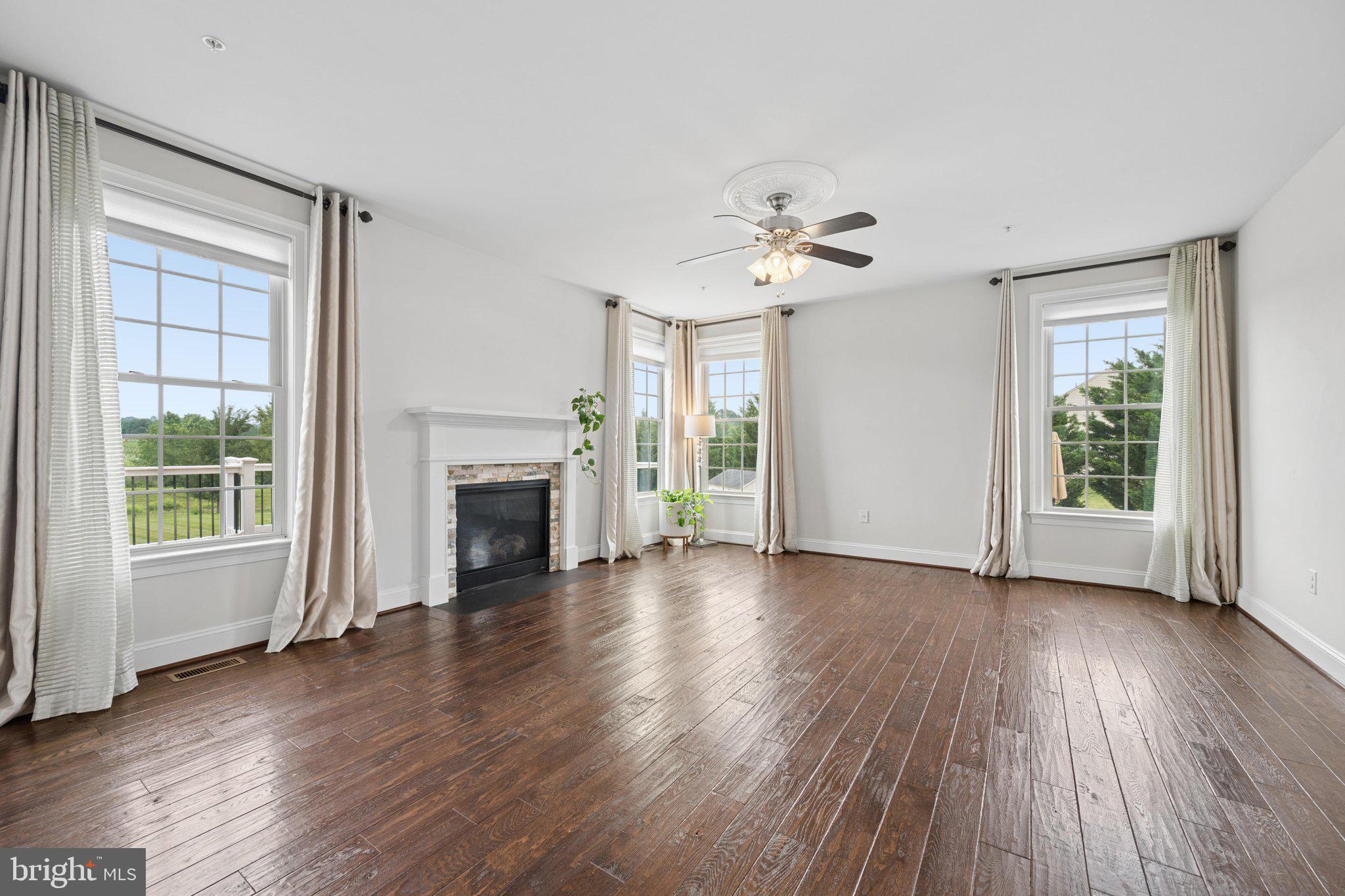 THE WARFIELDS - Residential