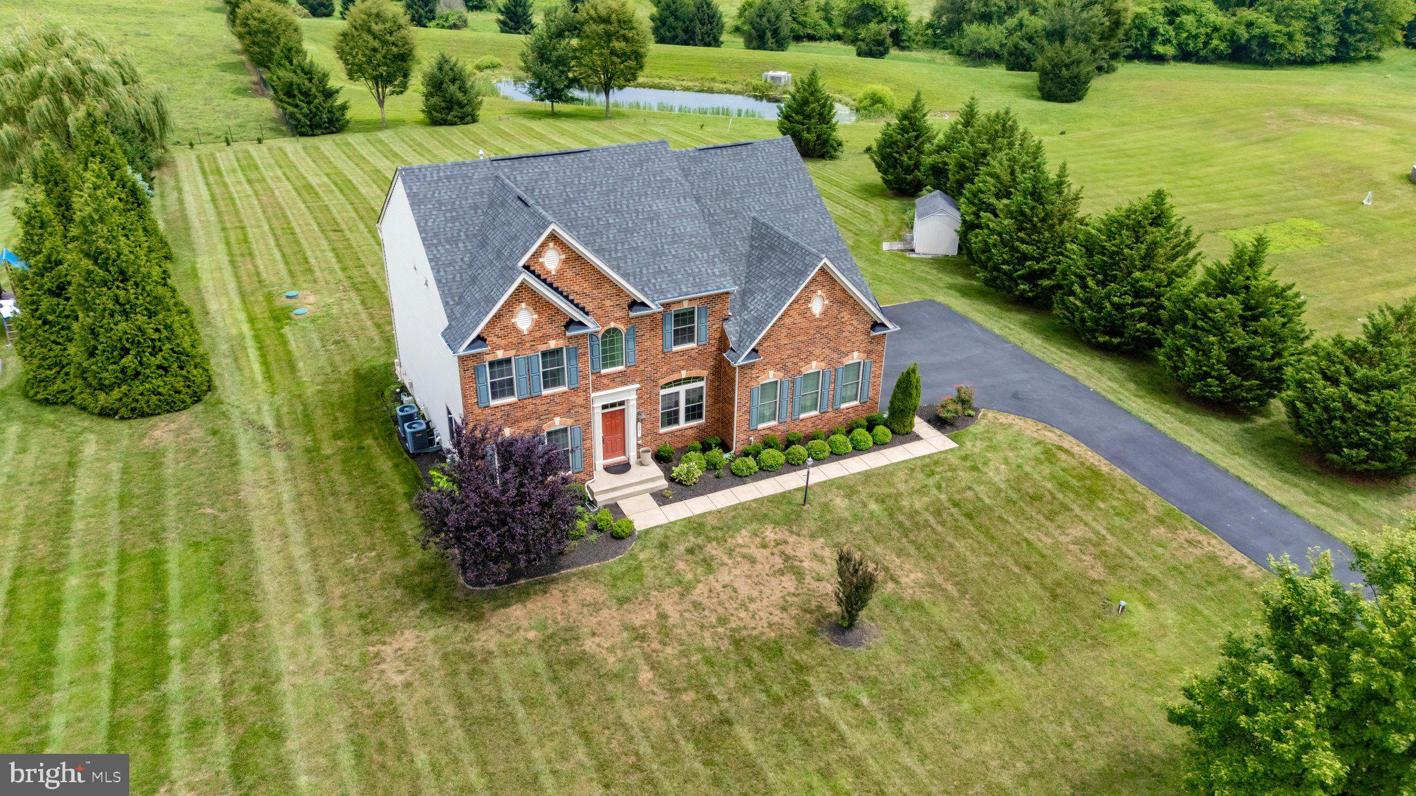 THE WARFIELDS - Residential