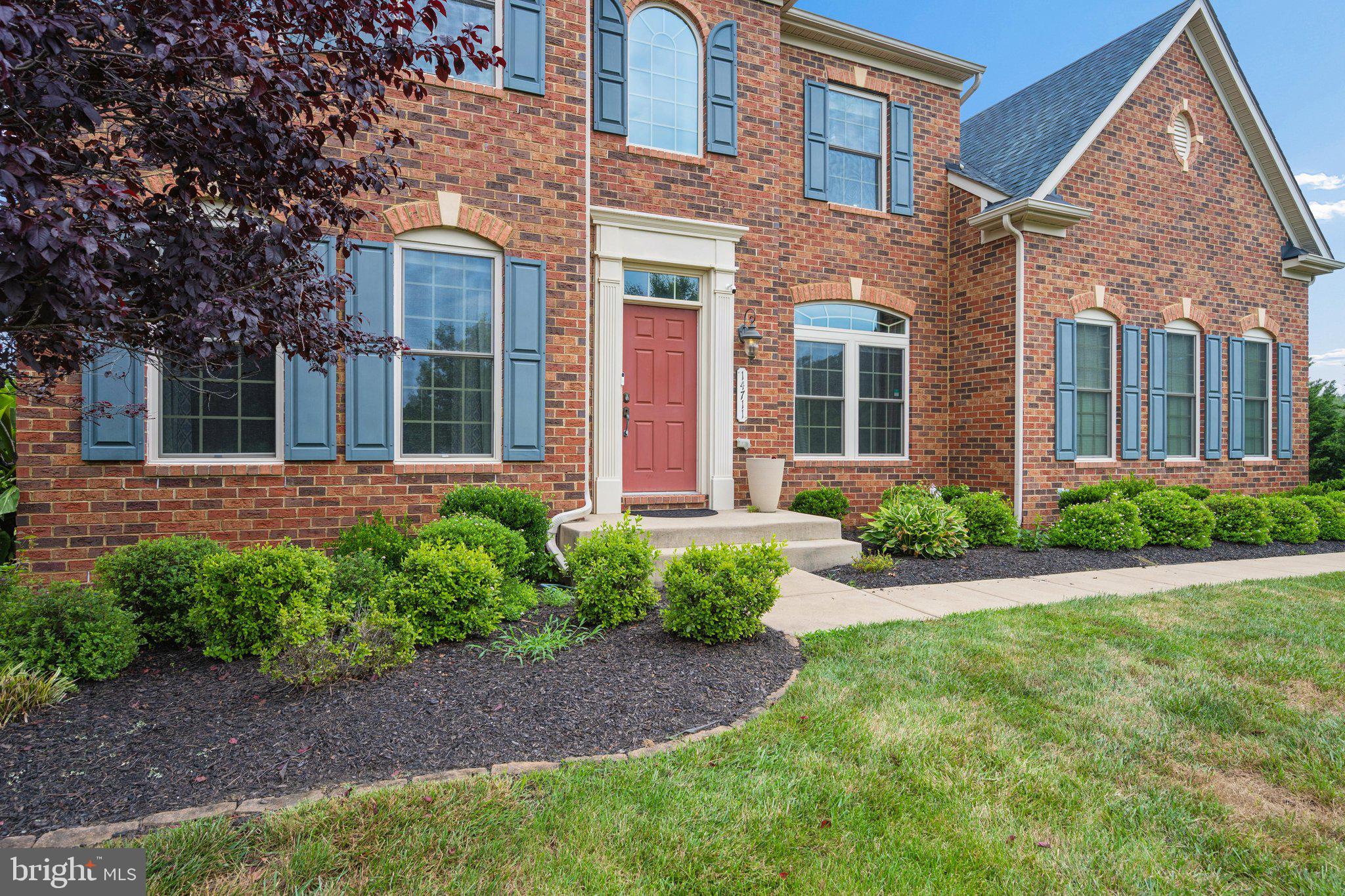 THE WARFIELDS - Residential