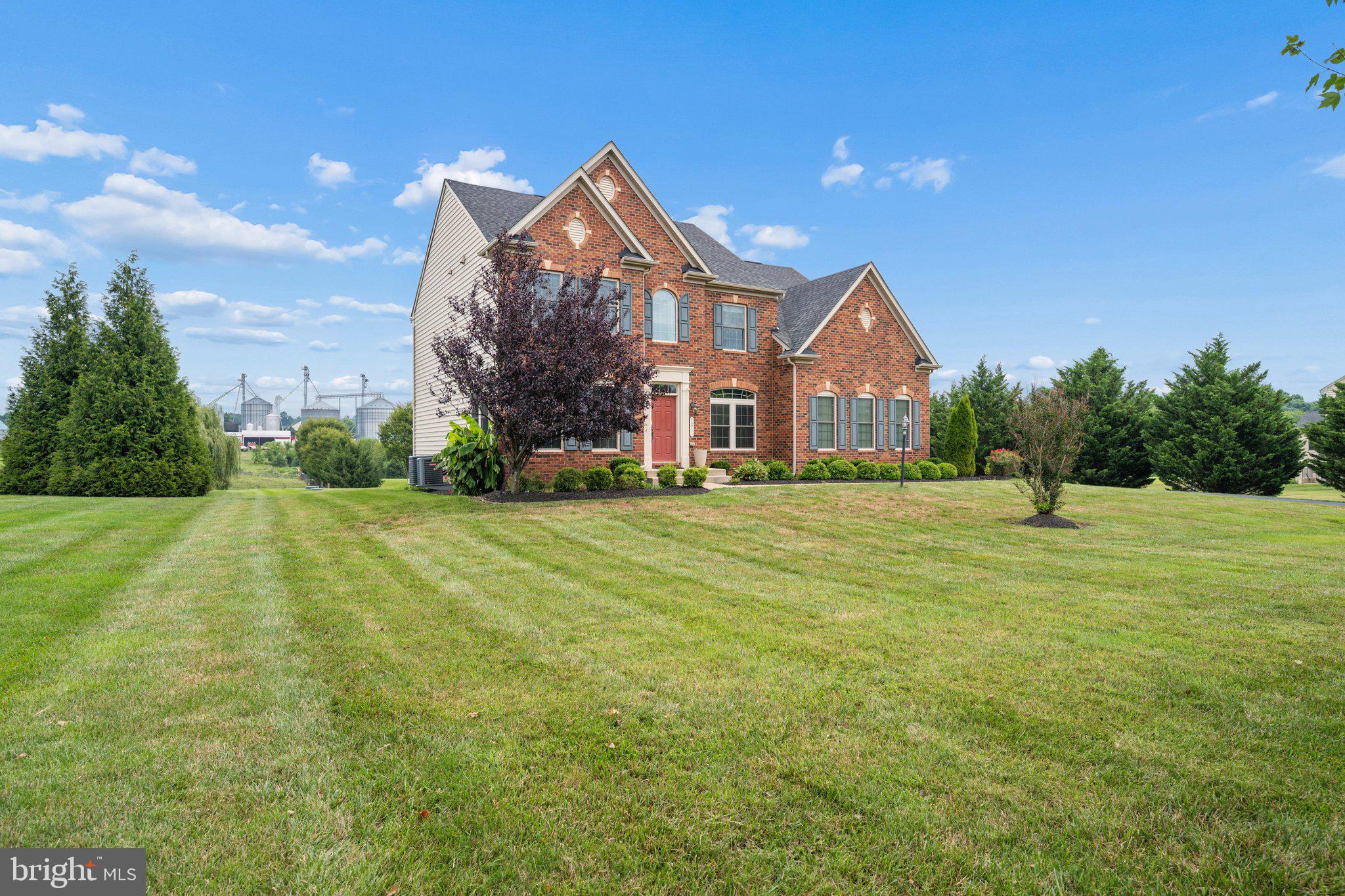 THE WARFIELDS - Residential