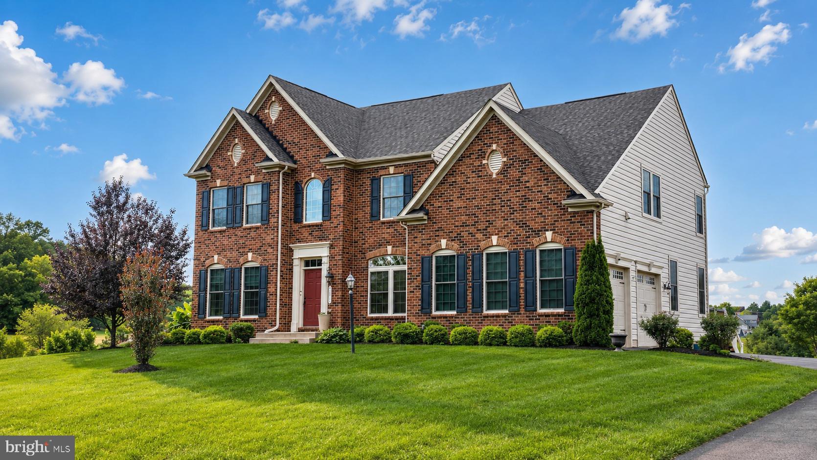 THE WARFIELDS - Residential