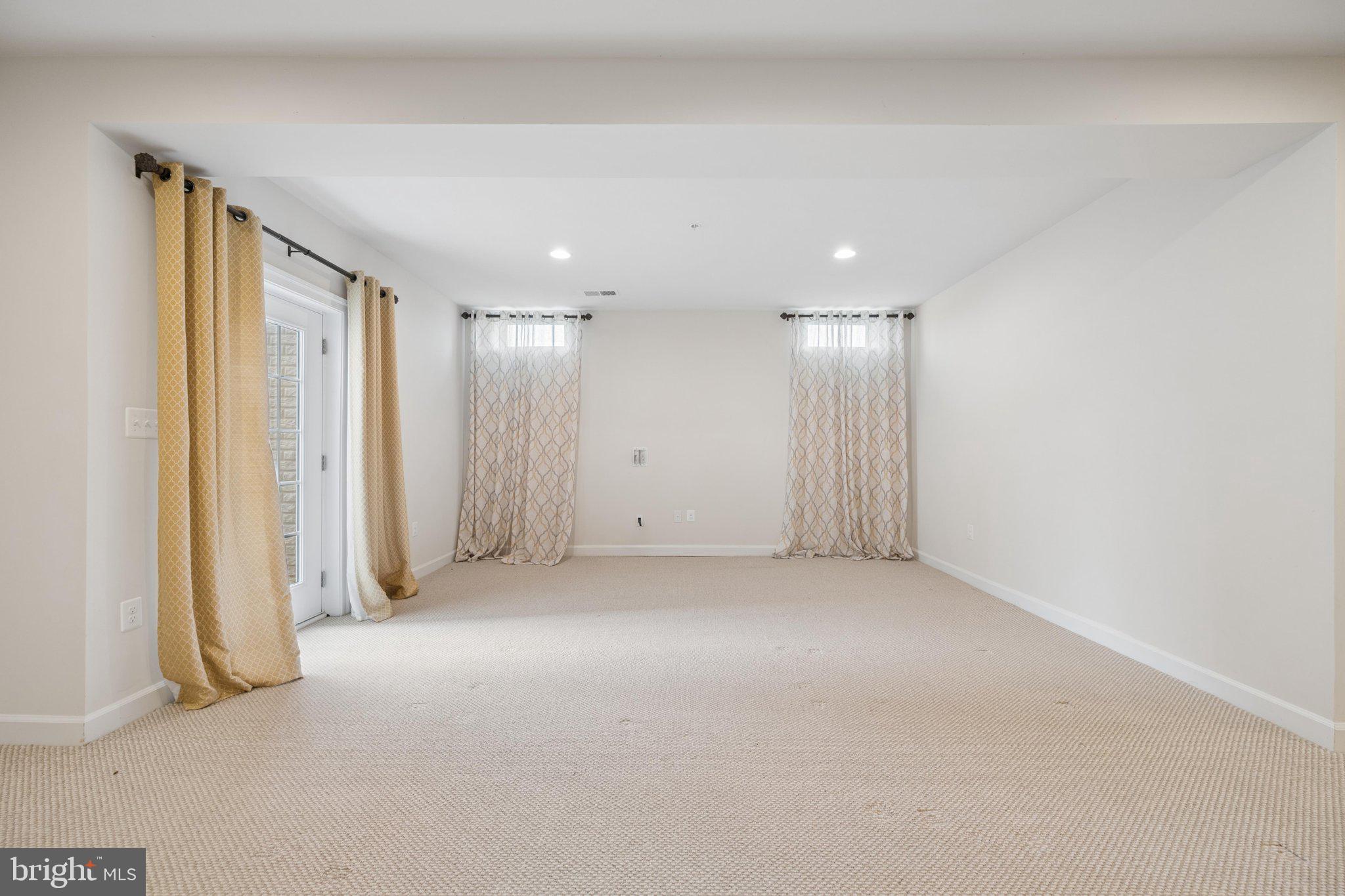 THE WARFIELDS - Residential