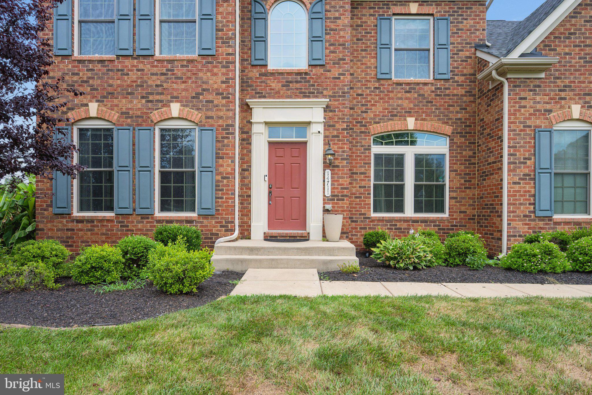 THE WARFIELDS - Residential