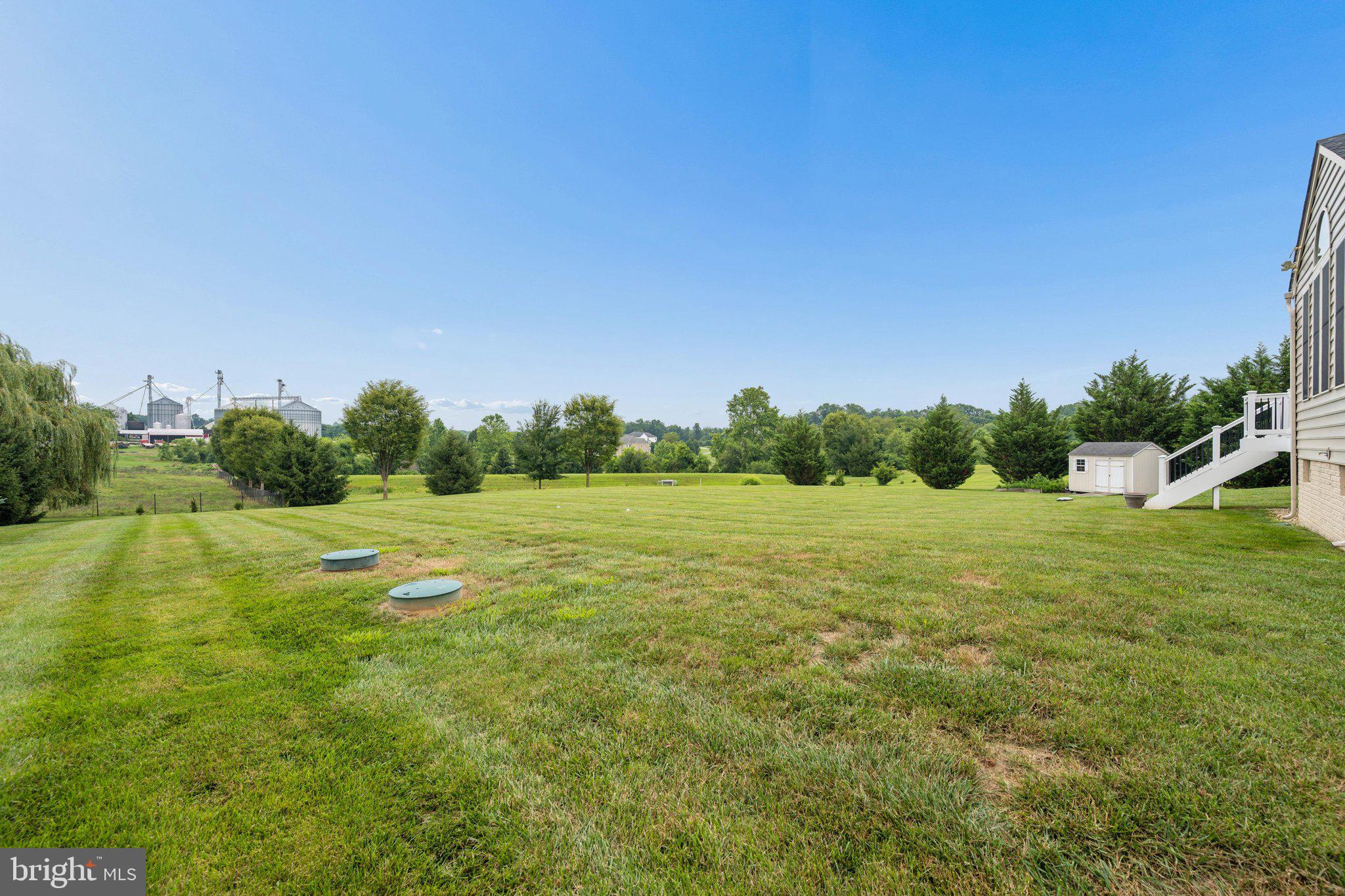 THE WARFIELDS - Residential