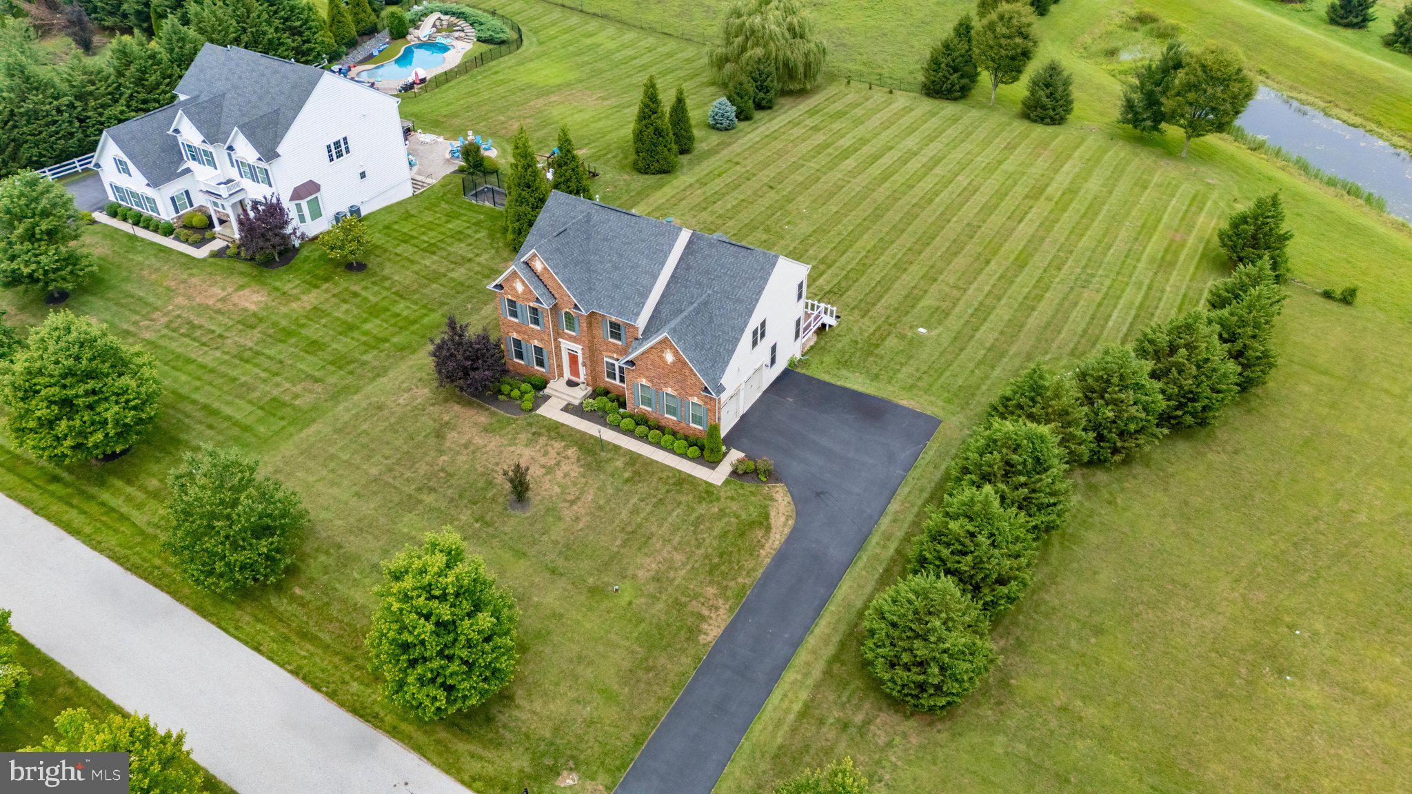 THE WARFIELDS - Residential