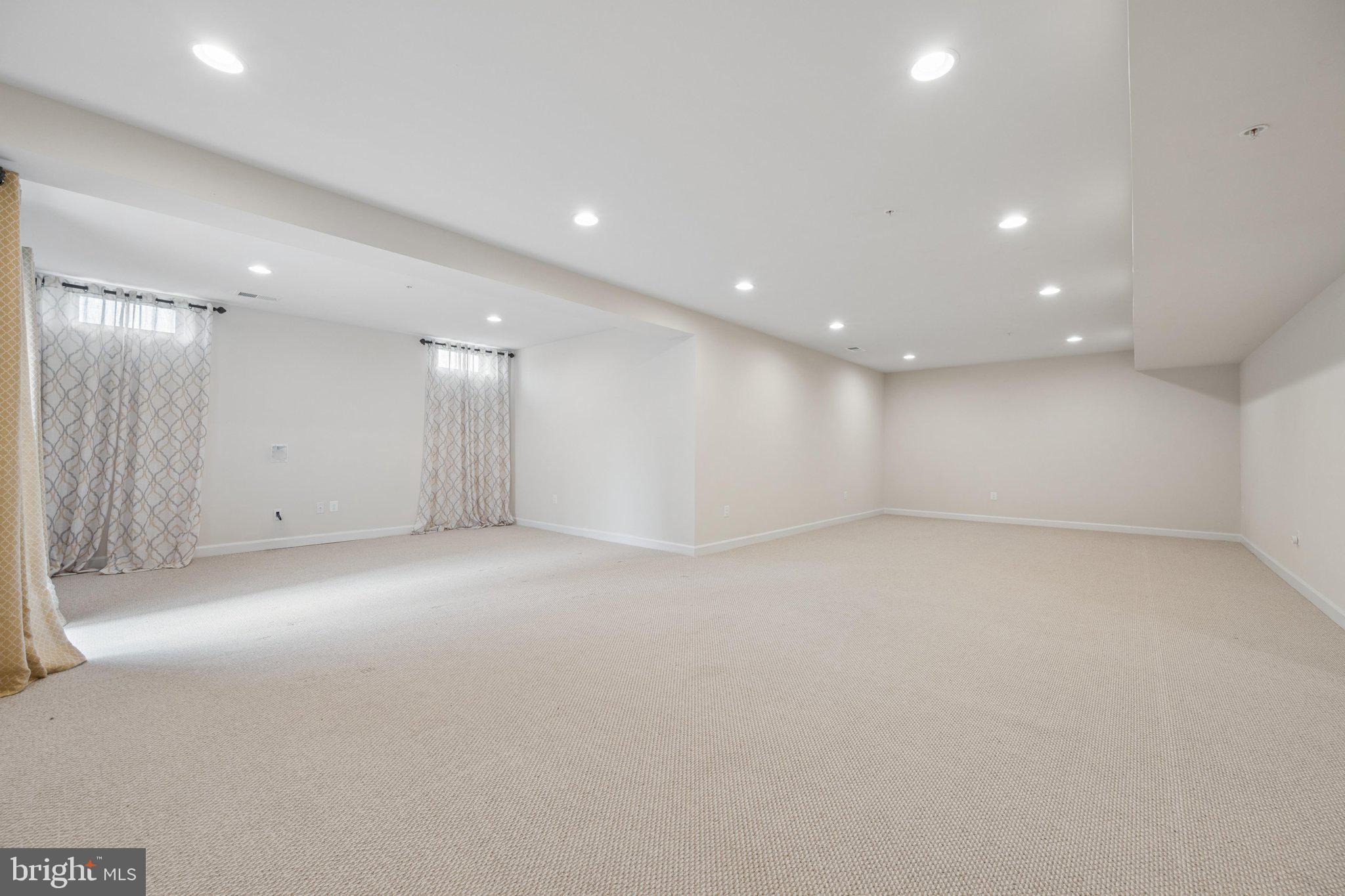 THE WARFIELDS - Residential