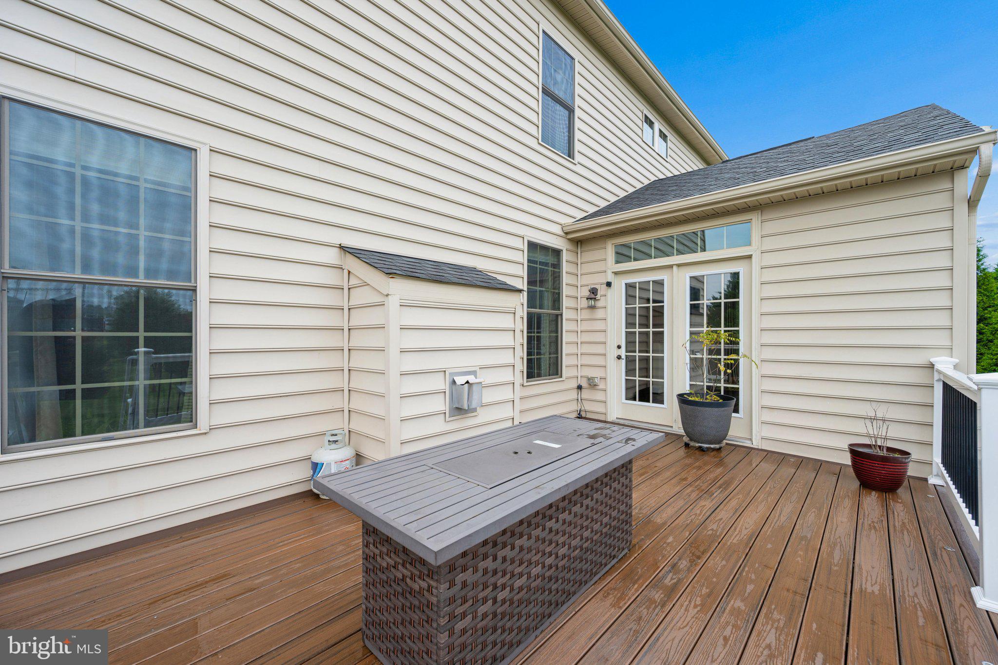 THE WARFIELDS - Residential