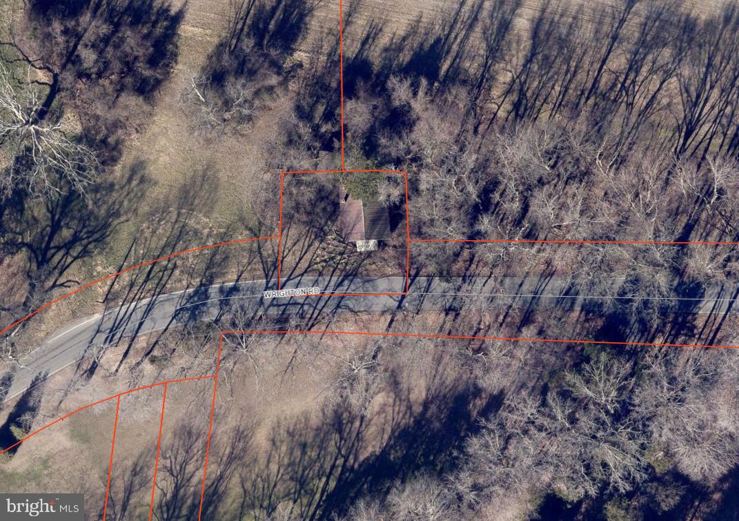 ONLINE AUCTION: This auction takes place on the Ashland Auction Group Website Bidding Platform.  Bidding begins 6/8/2026 @ 10:00 AM. Bidding ends 6/10/2026 @ 12:40 PM. List Price is Suggested Opening Bid. Deposit: $7,500

This structure is located on a +/ - 4,708 ft² lot in Lothian, MD within Anne Arundel County. It is just minutes to the many outdoor recreational activities at Parris N. Glendening Nature Preserve and Jug Bug Wetlands Sanctuary. The property is a vacant structure in need of tear down or possibly a complete renovation. The location also offers easy access to major traffic artery Southern Maryland Blvd.