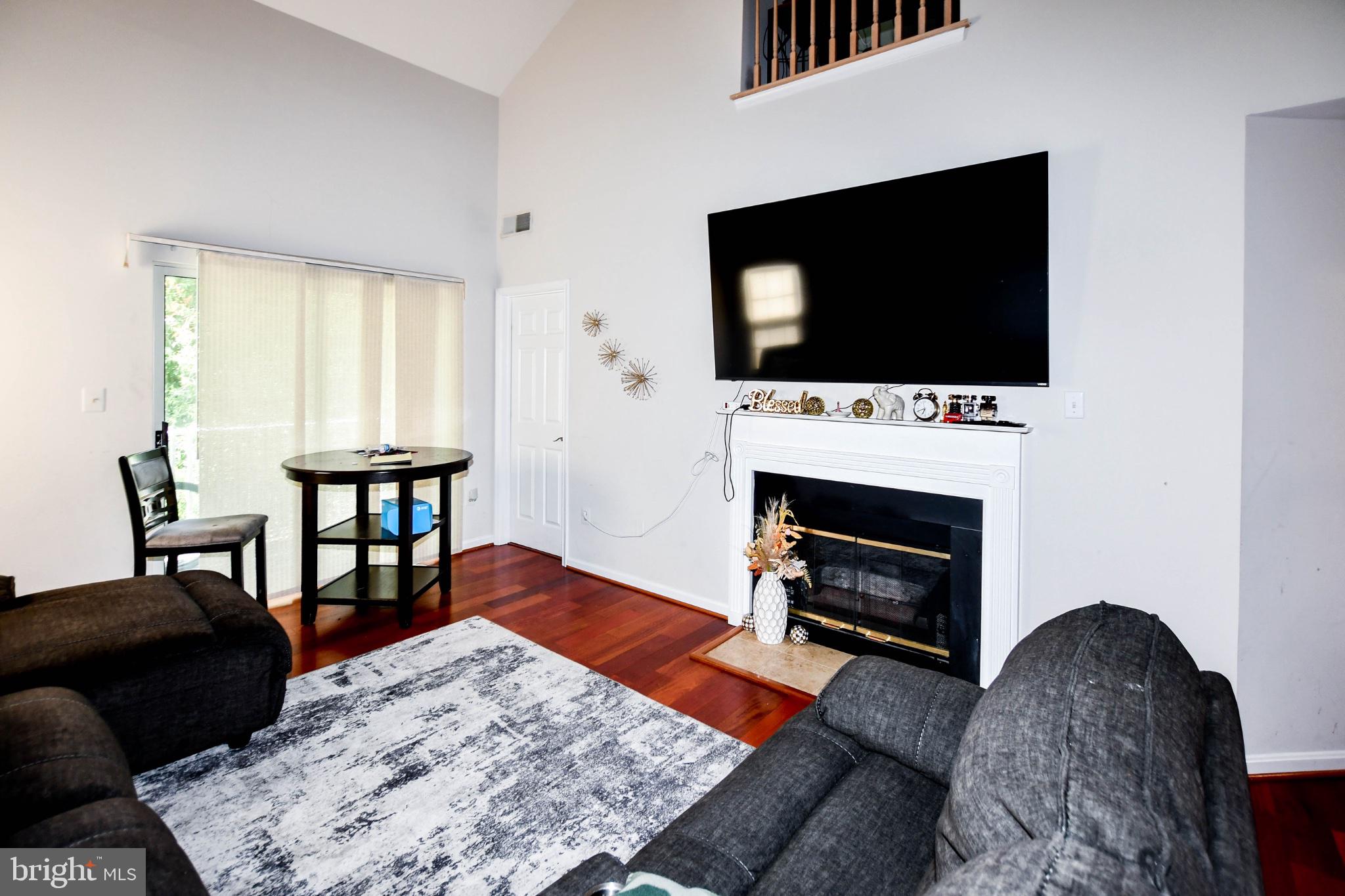 FALLS GABLE - Residential