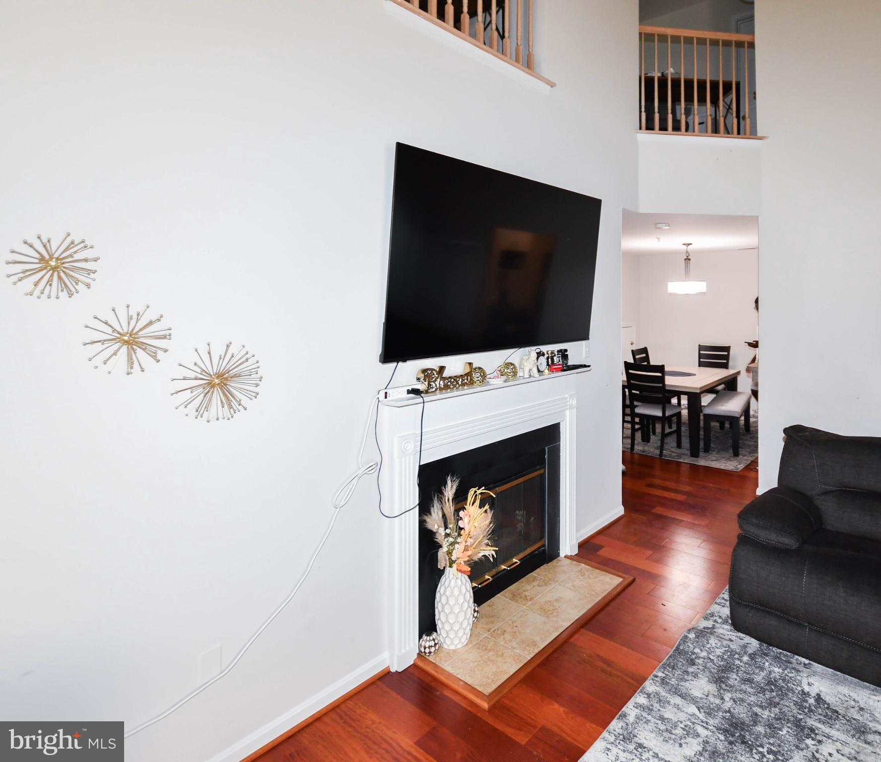 FALLS GABLE - Residential