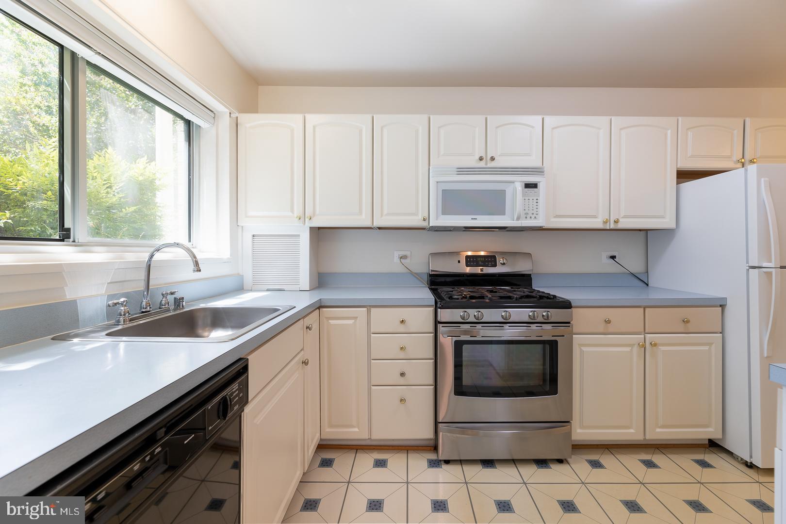 PARKSIDE CONDOMINIUMS - Residential