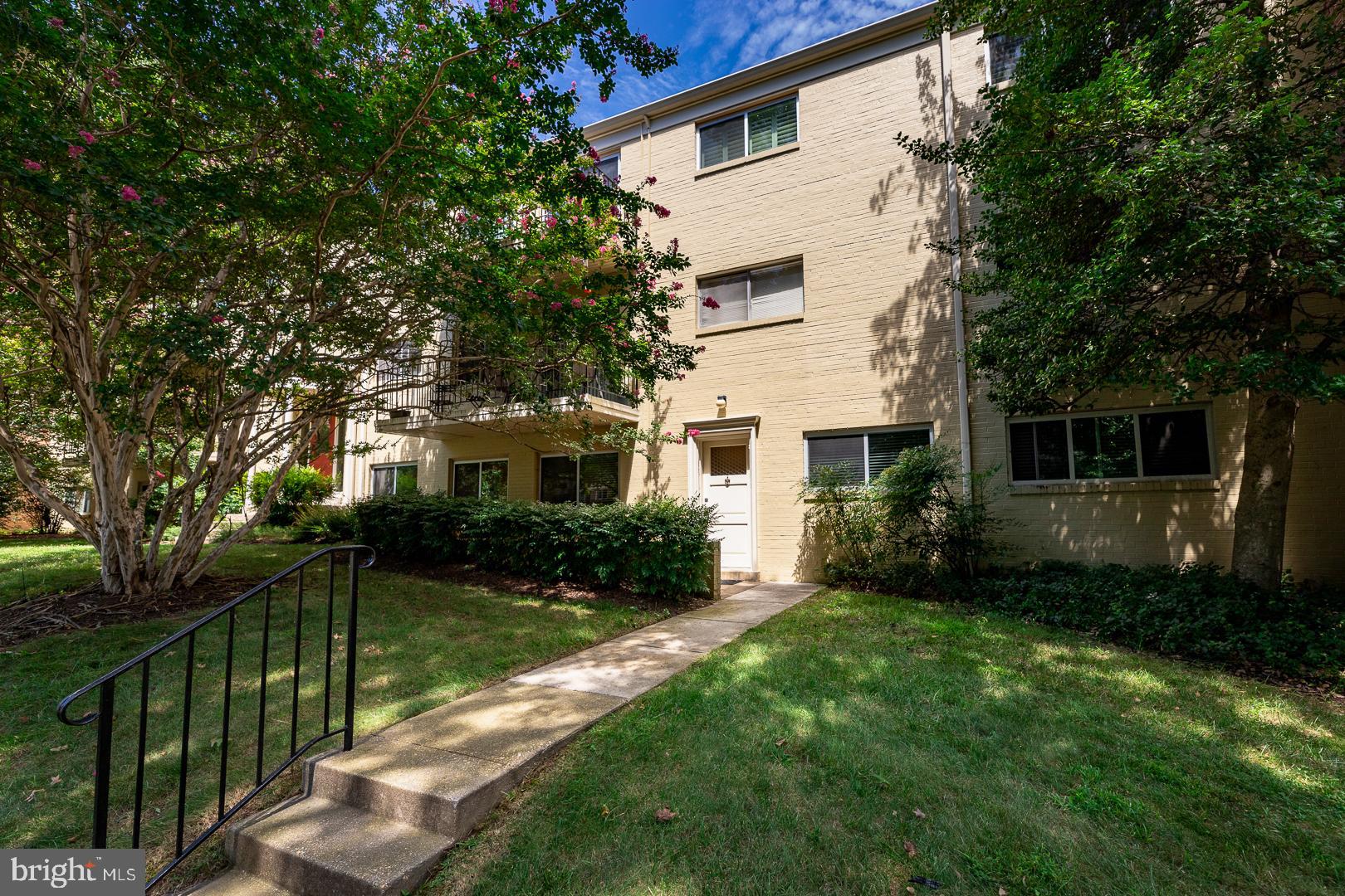 PARKSIDE CONDOMINIUMS - Residential