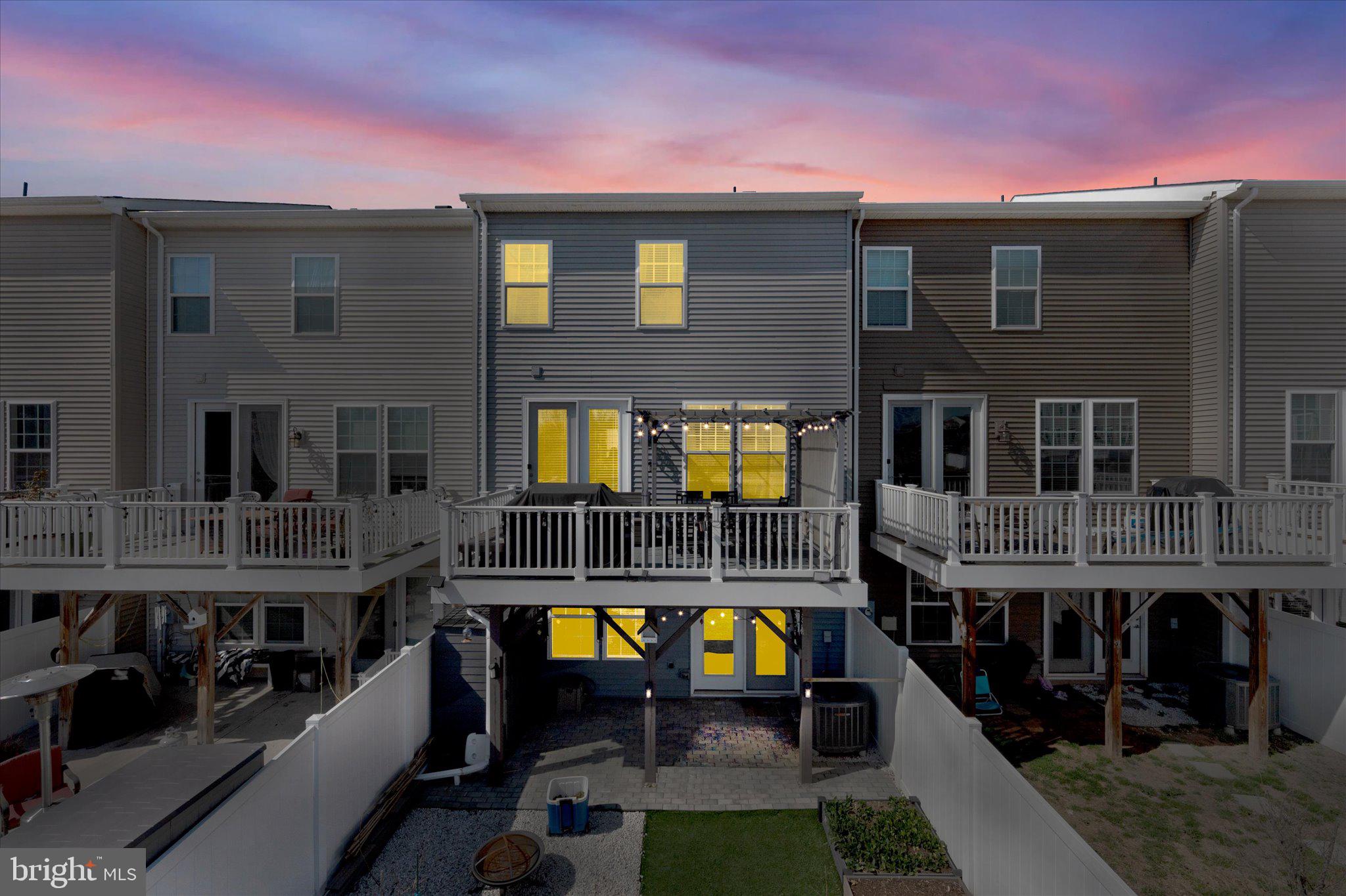 HEATHCOTE COMMONS - Residential