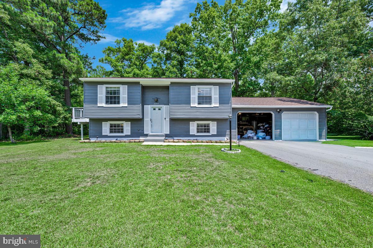 Don't miss out on this beautiful 4 BD 2 FB and 2 cars garage home sitting in a cul-de-sac in a very secluded area of Waldorf. The home comes with a good size deck overlooking a huge yard for all your outdoor entertainment activities.  This ready to move in home has been freshly painted and comes with a lot of upgrades. New flooring, new appliances, remodeled bathrooms and kitchen, and much much more.