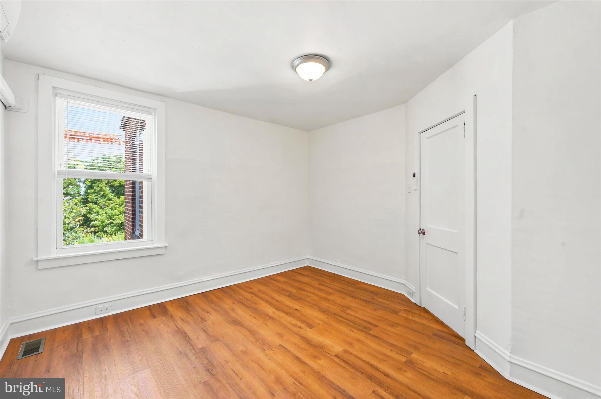 COBBS CREEK - Residential