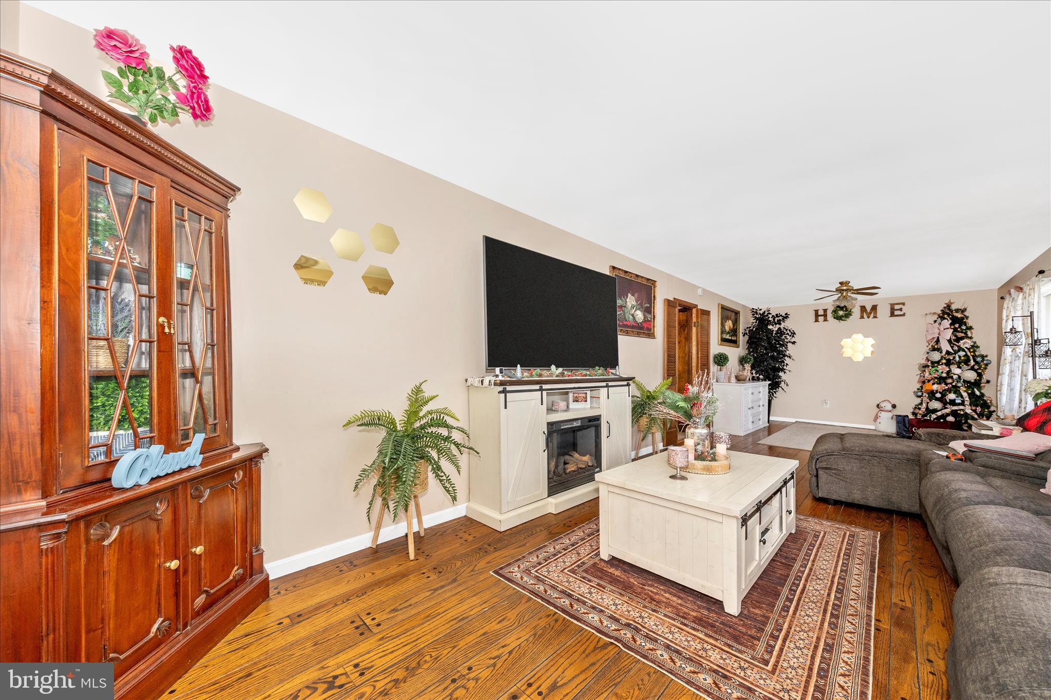 LAYTONSVILLE OUTSIDE - Residential