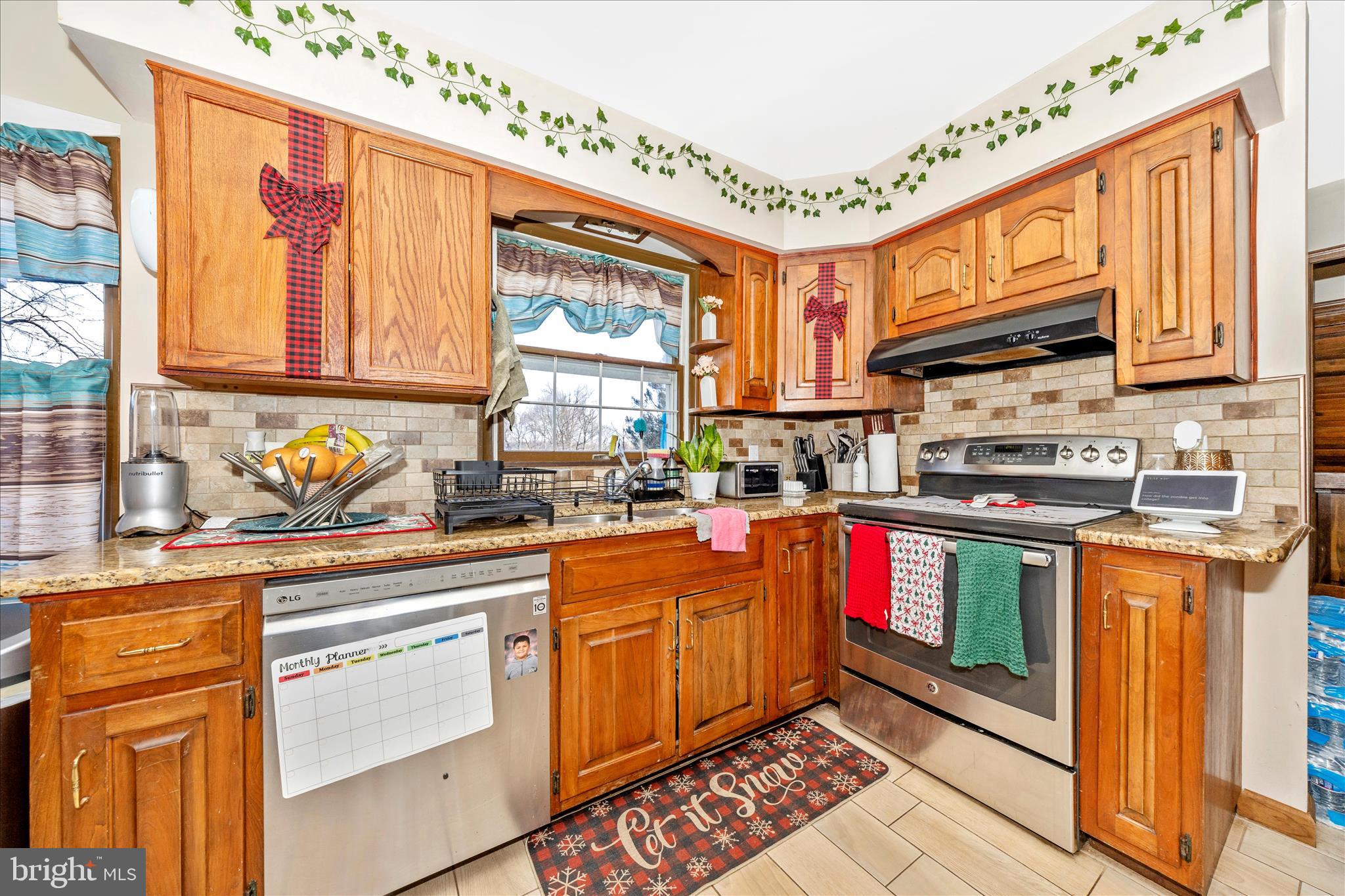 LAYTONSVILLE OUTSIDE - Residential