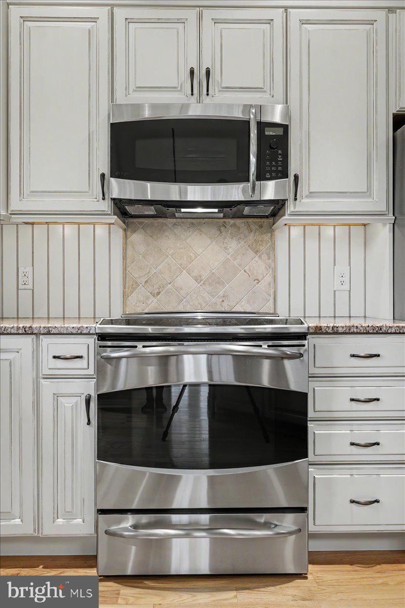 COLDSTREAM CROSSING - Residential