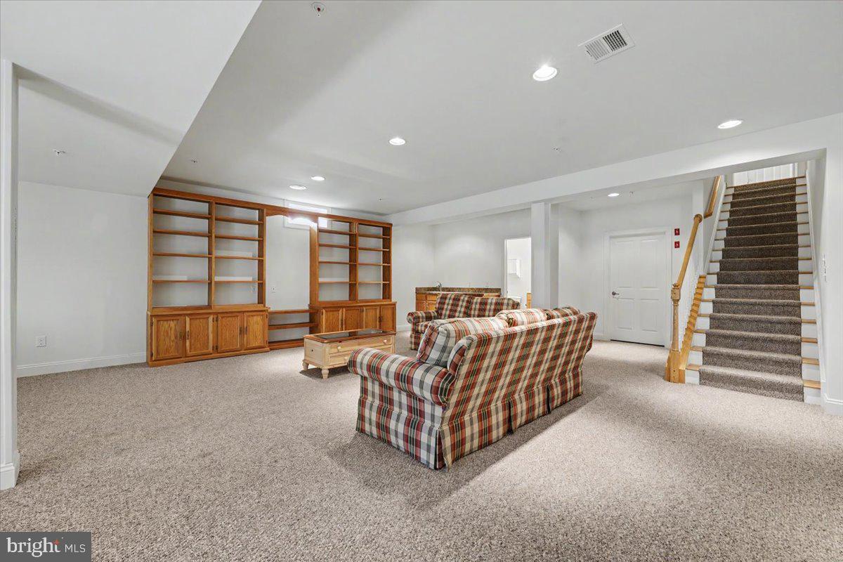 COLDSTREAM CROSSING - Residential