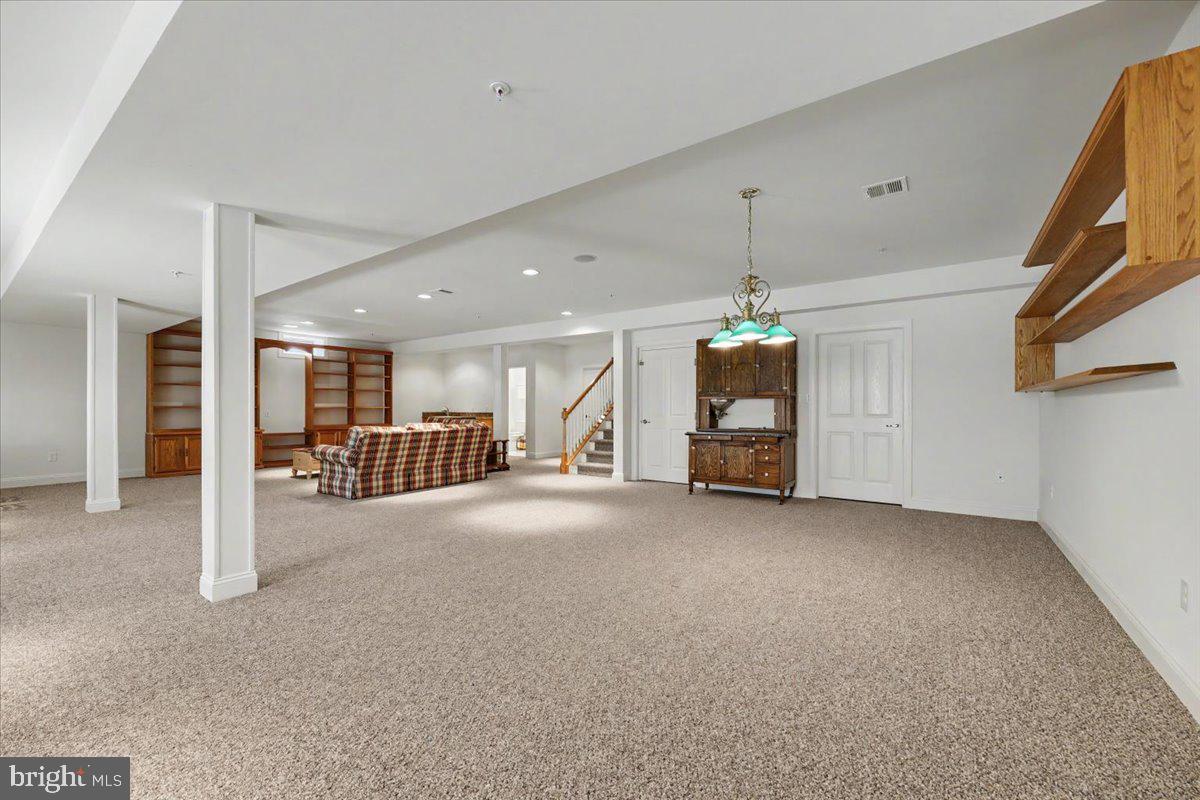 COLDSTREAM CROSSING - Residential