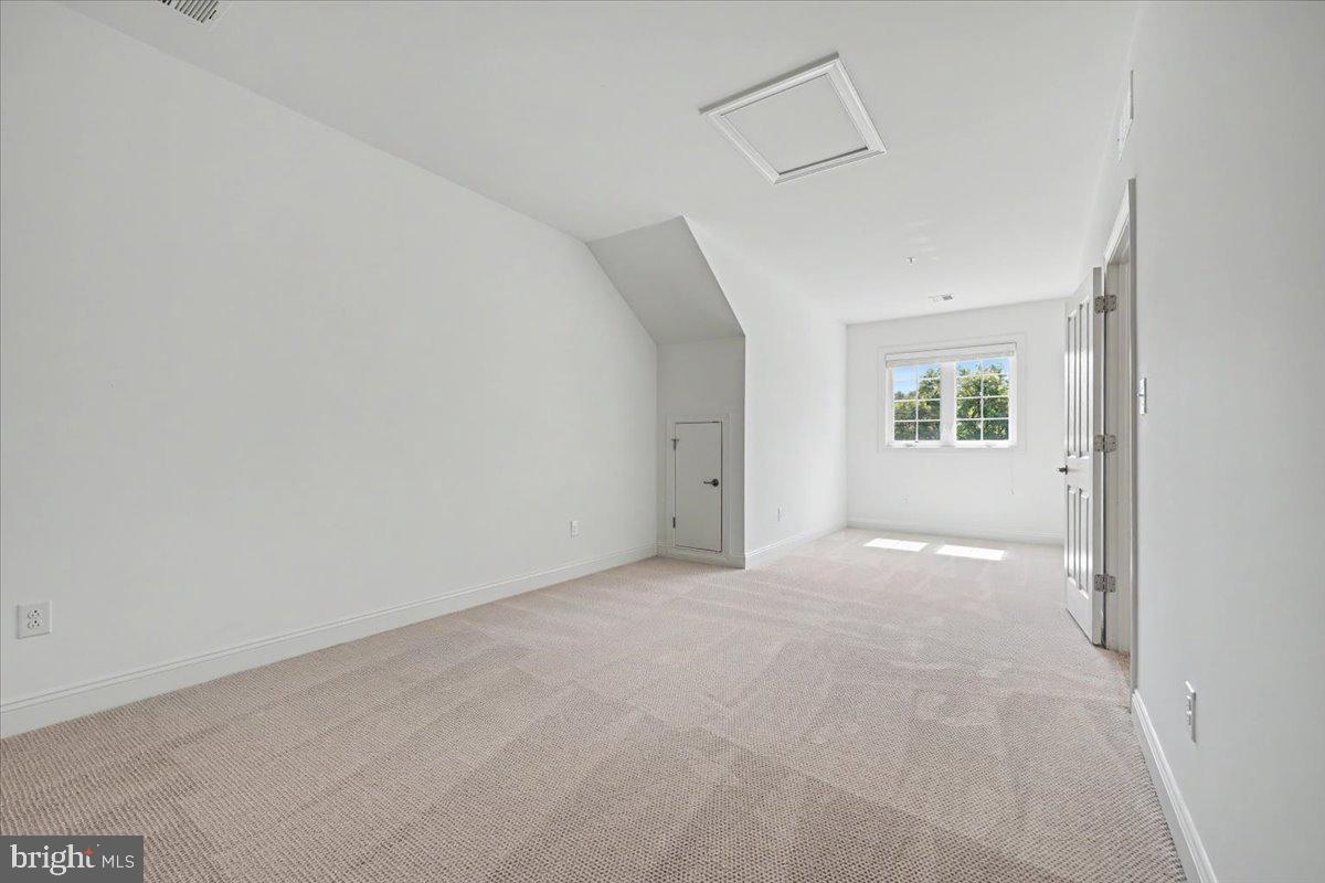 COLDSTREAM CROSSING - Residential