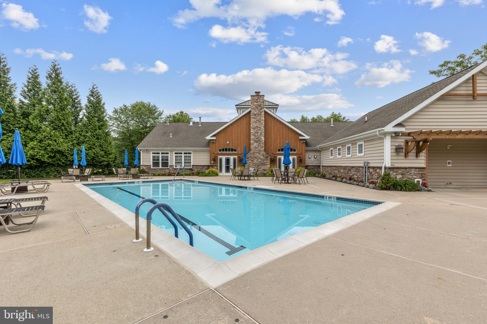COLDSTREAM CROSSING - Residential