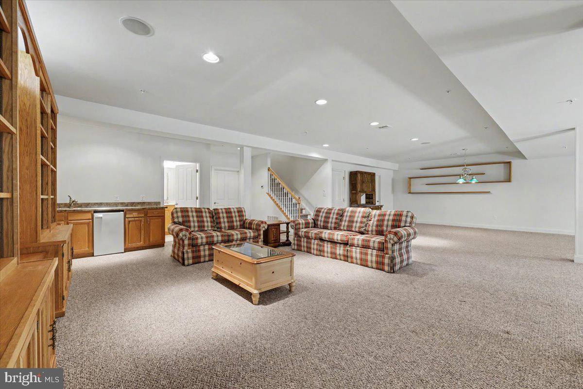 COLDSTREAM CROSSING - Residential
