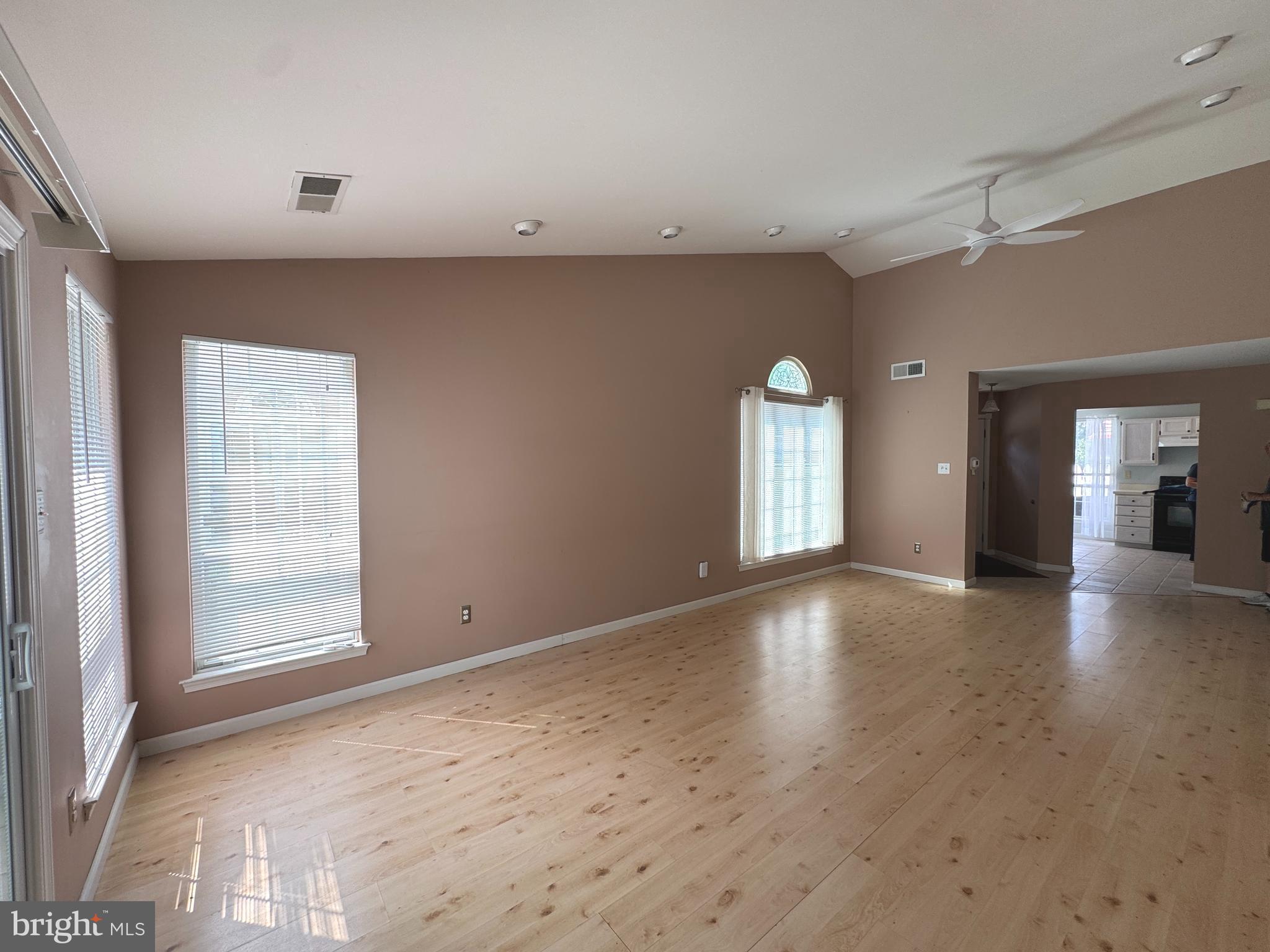 SUMMIT TRACE - Residential