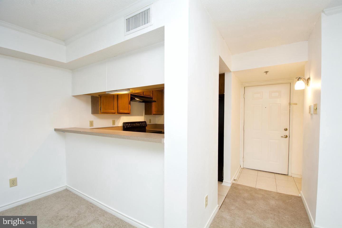 FOUNTAINS AT MCLEAN - Residential Lease