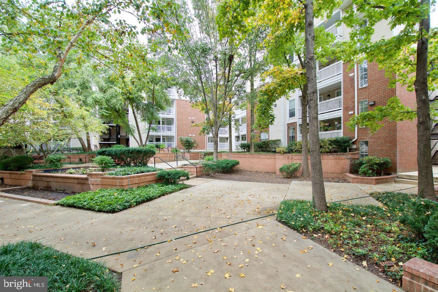 FOUNTAINS AT MCLEAN - Residential Lease
