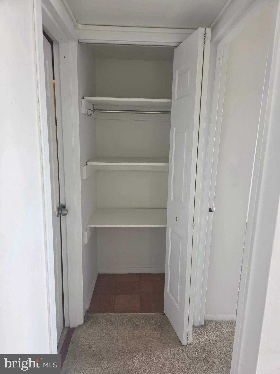 PRESIDENTIAL TOWERS - Residential